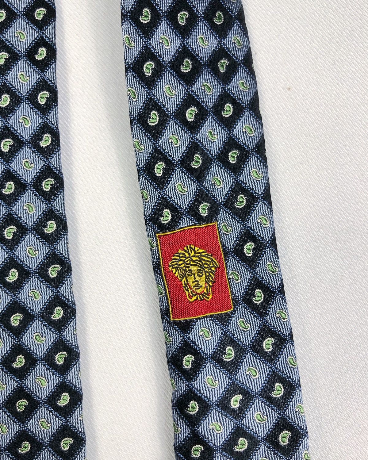 Versace Rare Versace Medusa Paisley Silk Tie Made in Italy Size ONE SIZE - 4 Thumbnail
