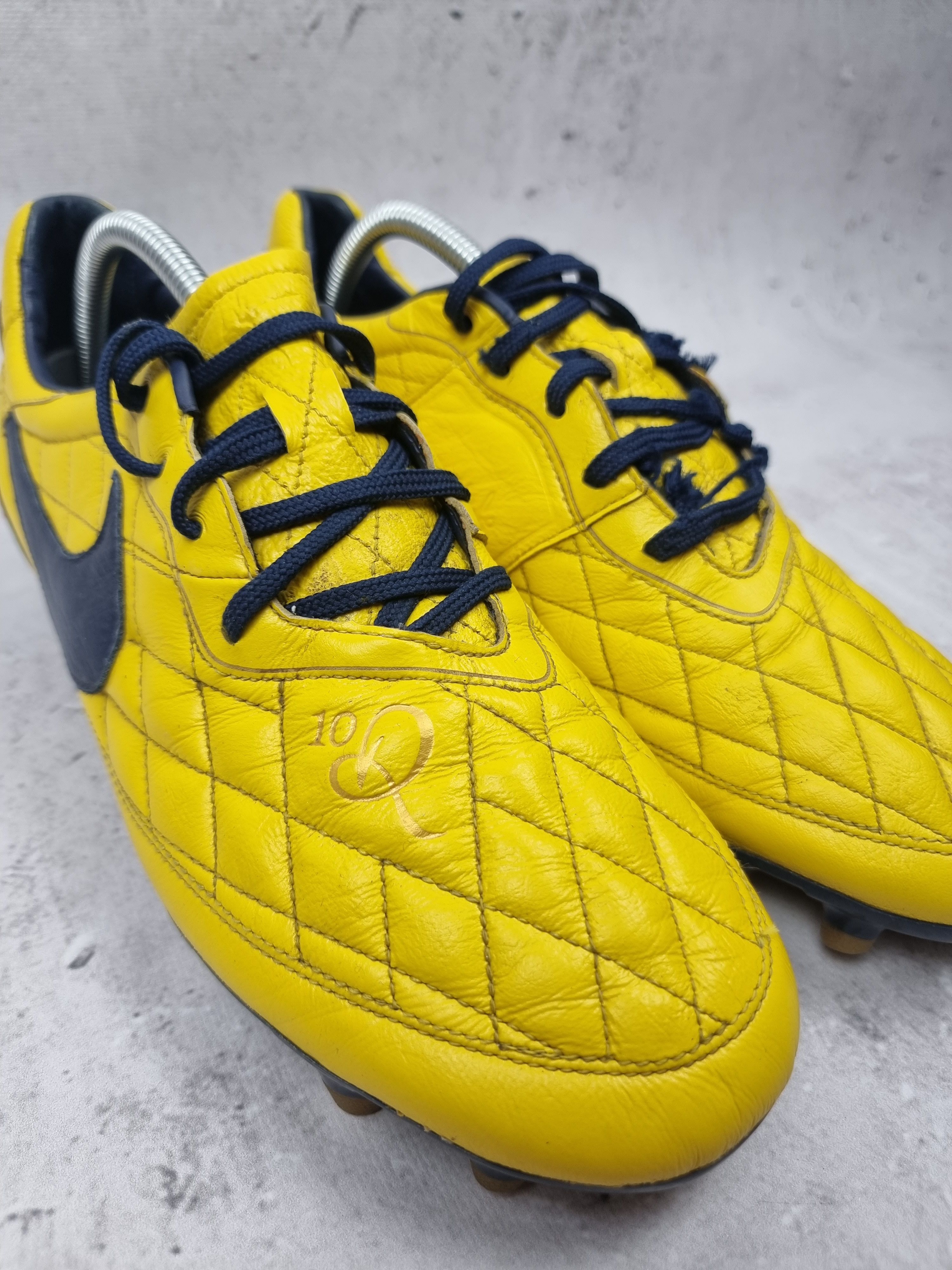 Nike Football shoes nike 44 Ronaldinho r10 vintage rare Size US 11 / EU 44 - 4 Thumbnail