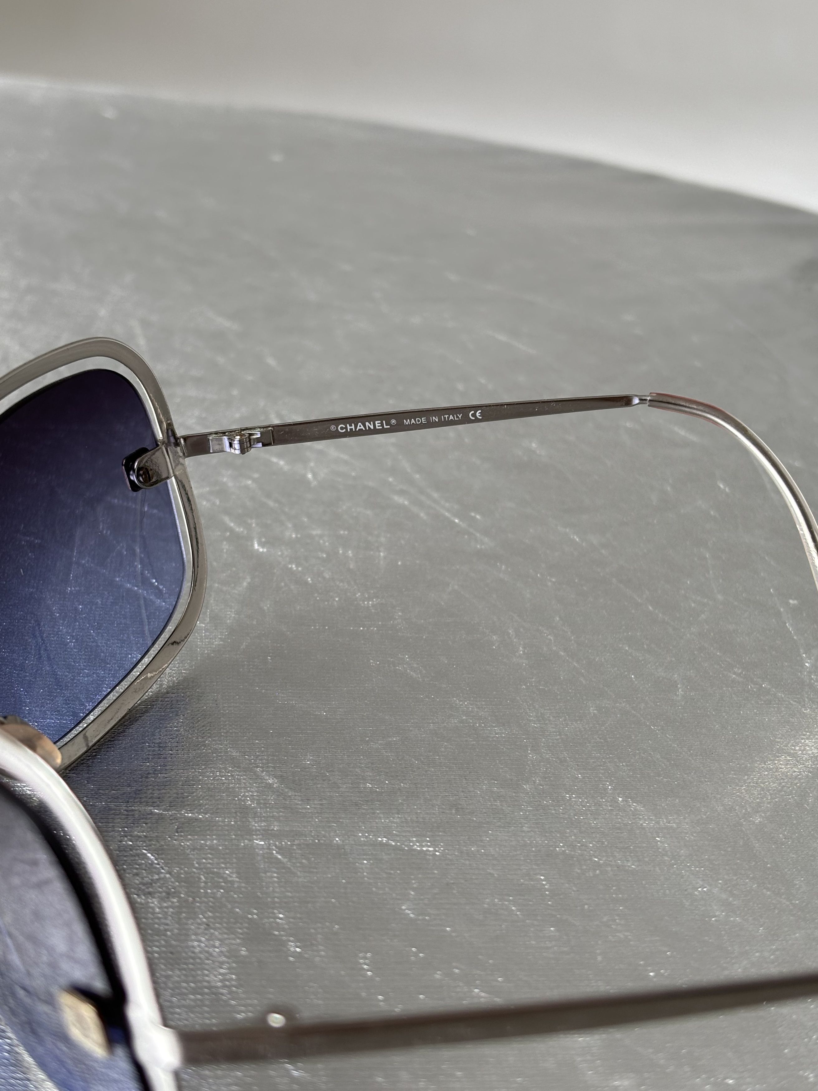 Chanel CHANEL SUNGLASSES 4031 Rhinestone 4017 Mask RI904 Size ONE SIZE - 6 Thumbnail