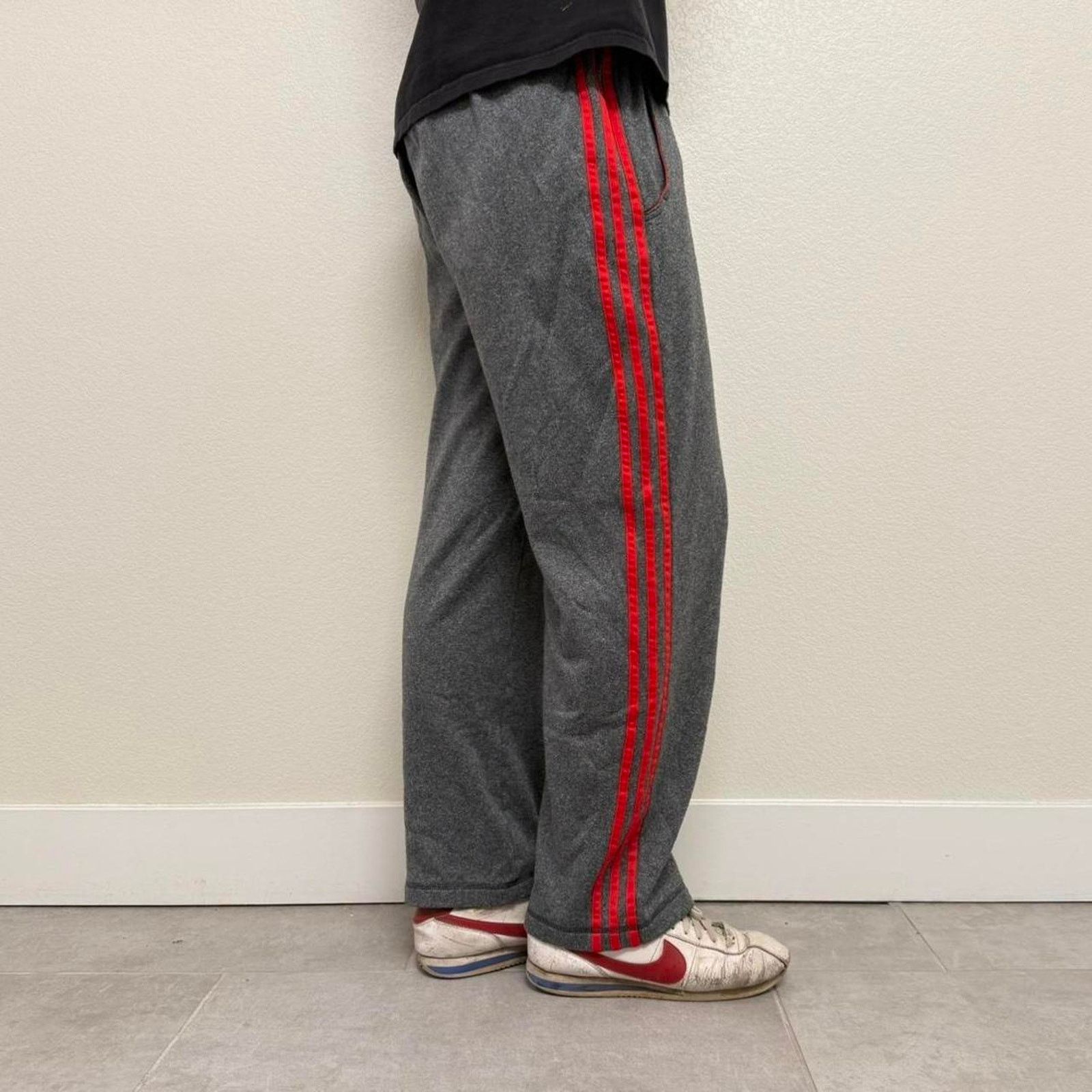 Adidas Baggy adidas sweatpants Size US 30 / EU 46 - 3 Thumbnail