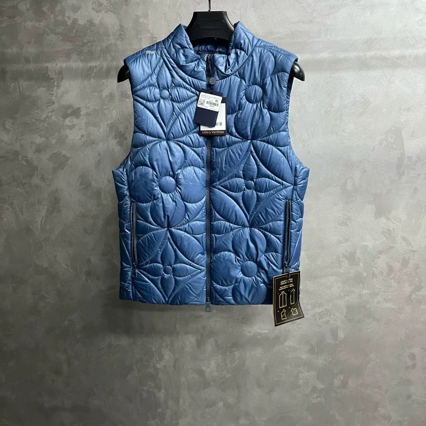 Louis Vuitton Louis Vuitton Blue Floral Padded Vest Size US S / EU 44-46 / 1 - 1 Thumbnail