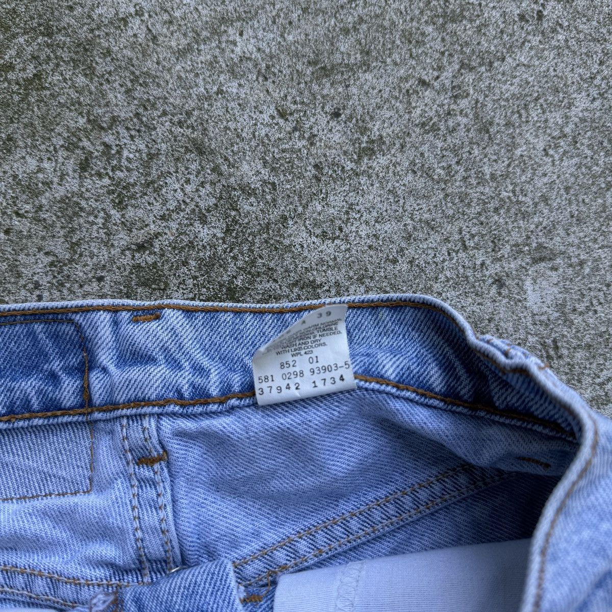 Levi's VINTAGE 90s LEVI’S WOMEN’S 950 RELAXED HIGH WAISTED SHORTS Size 24" / US 00 / IT 34 - 6 Thumbnail