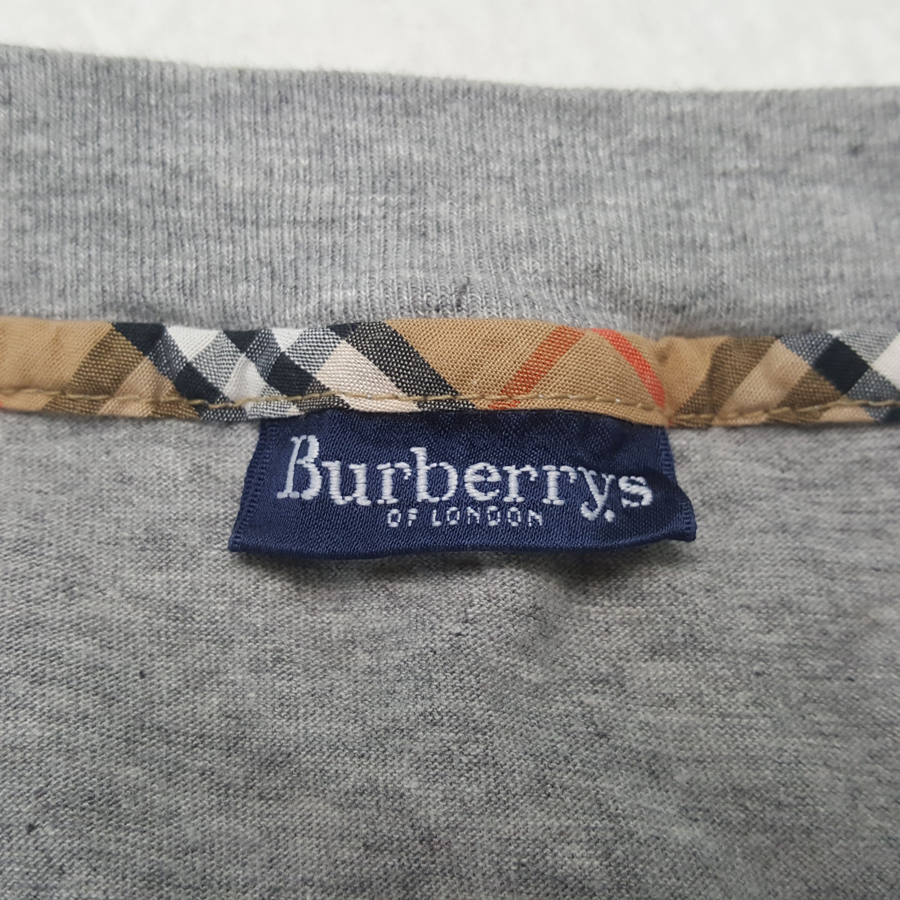 Burberry × Vintage Vintage BURBERRY Fashion Brand T-shirt C285N31 Size US M / EU 48-50 / 2 - 4 Thumbnail