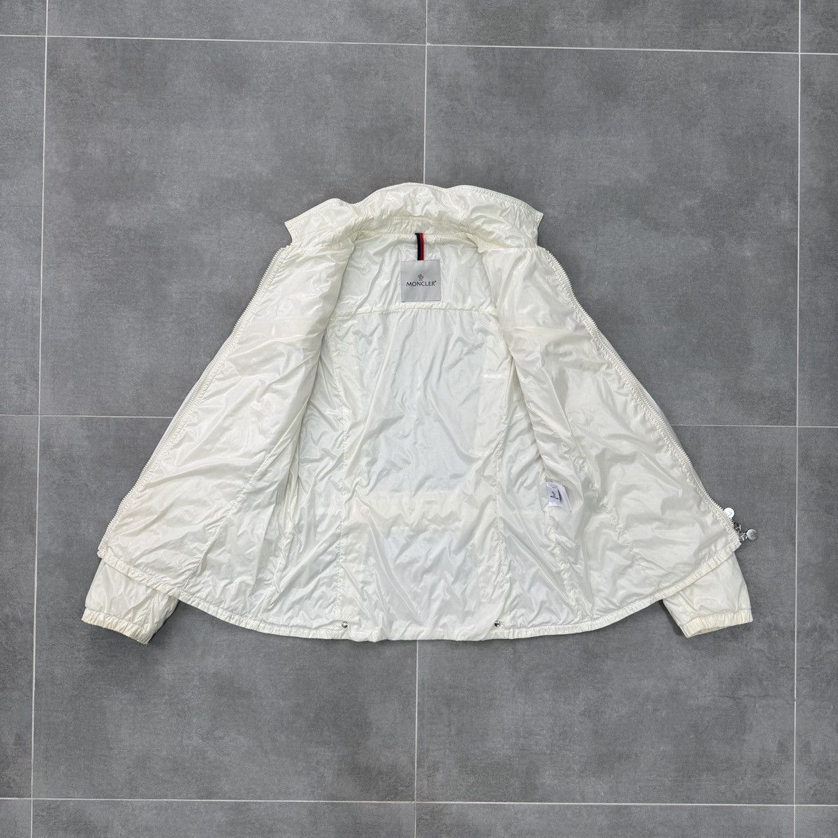 Moncler Authentic Moncler Women Jacket Size 4 (L) Size L / US 10 / IT 46 - 15 Thumbnail