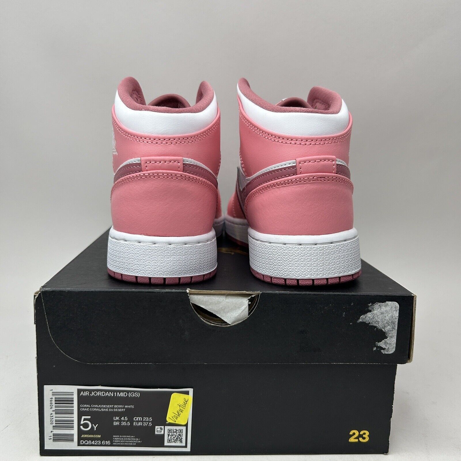 Nike Nike Air Jordan 1 Retro Mid GS “Valentines Day/Coral Pink” Size US 6.5 / IT 36.5 - 4 Thumbnail