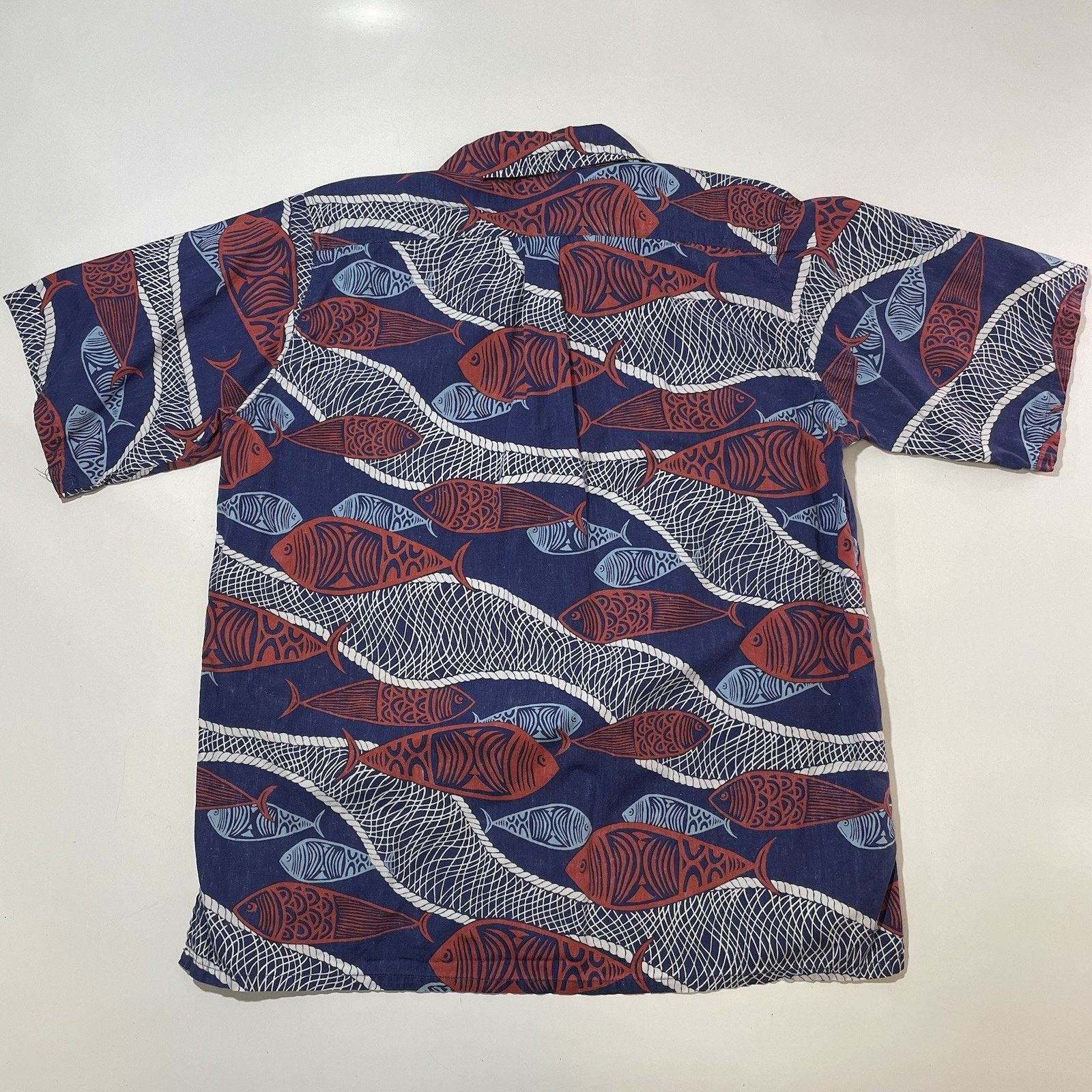 ALOHAS Go Barefoot Hawaiian Shirt Men’s Lg Blue Fish Reverse Print Size US L / EU 52-54 / 3 - 7 Thumbnail