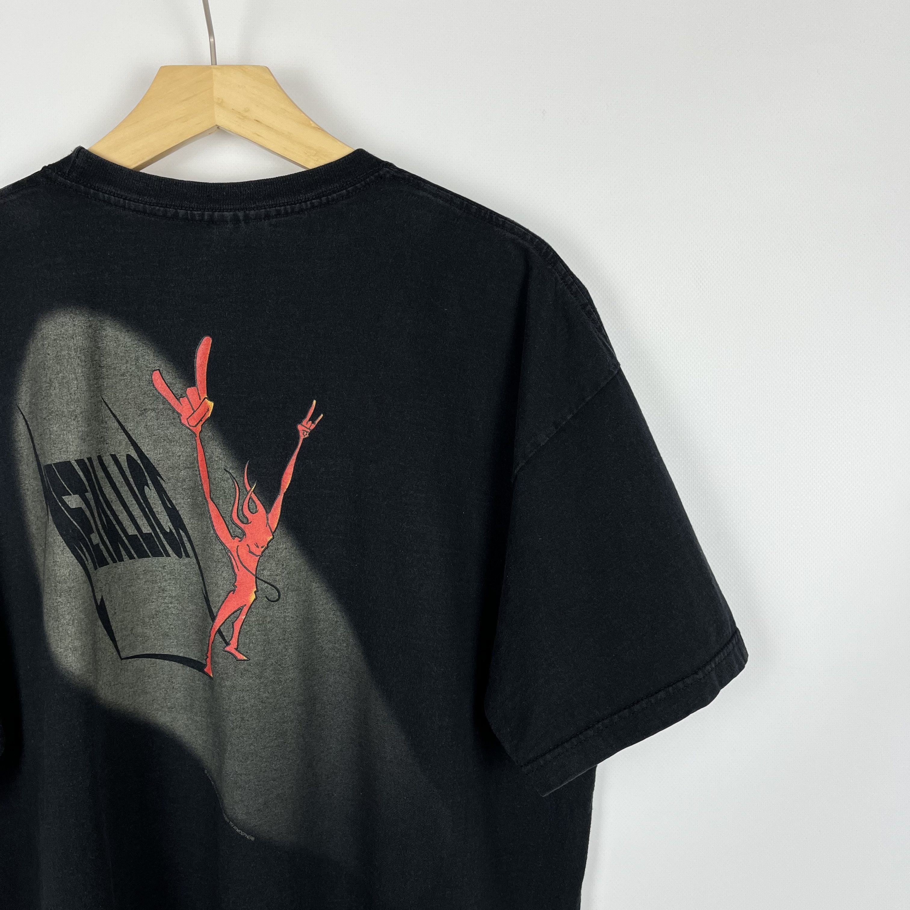 Band Tees Vintage Metallica Fireman Rare Rock Band T Shirt 00’s Size US XL / EU 56 / 4 - 2 Thumbnail