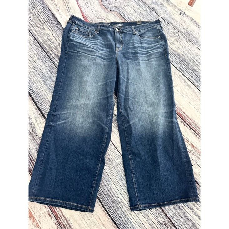 Torrid NWT Torrid Medium Wash Blue Mid Rise Vintage Stretch Wide Le Size 42" / US 20 - 2 Thumbnail