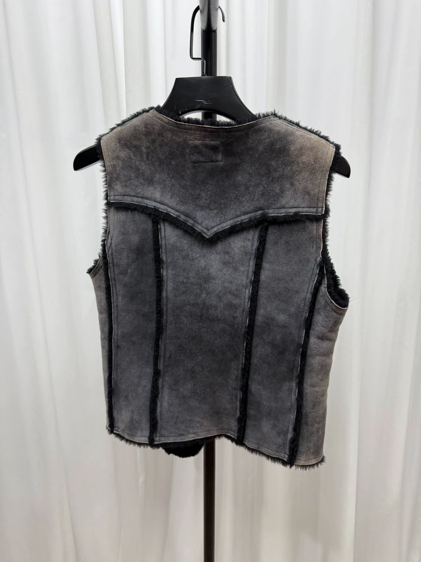 Number (N)ine Number (N)ine 09AW Sheepskin and Fur Patchwork Vest Size US S / EU 44-46 / 1 - 2 Thumbnail