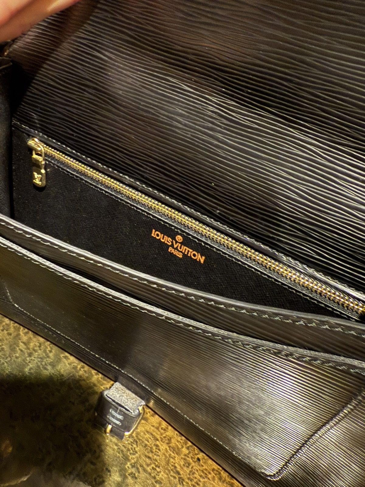 Louis Vuitton Louis Vuitton Epi Leather Clutch–Dual Opening, Lock Closure Size ONE SIZE - 8 Thumbnail