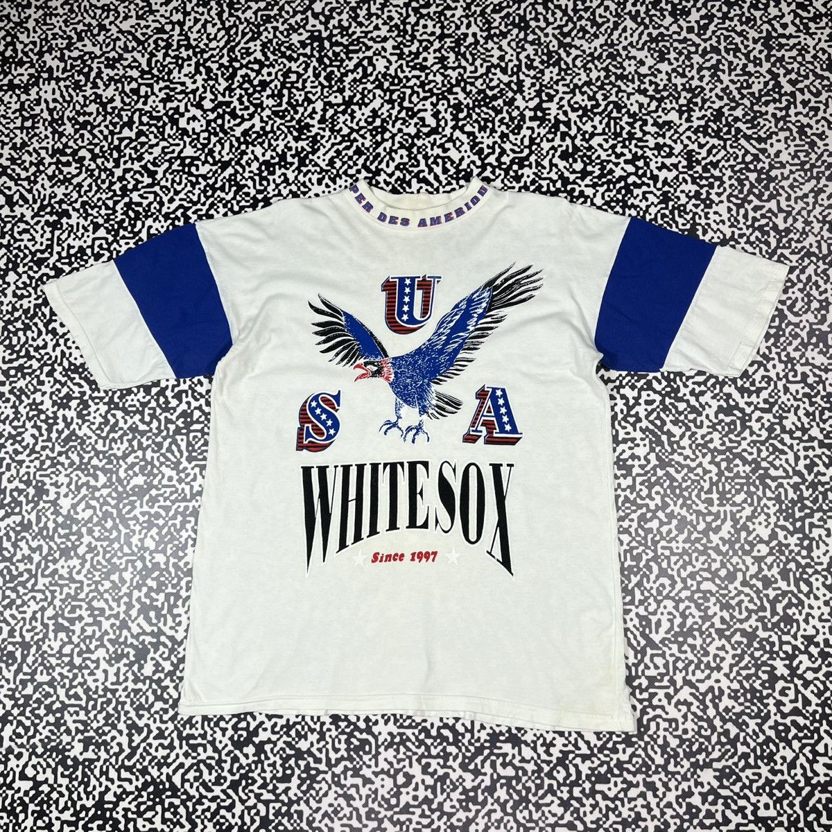 Vintage Vintage 90s White Sox MLB Retro Style Big Logo Boxy T-shirt Size US XL / EU 56 / 4 - 1 Thumbnail