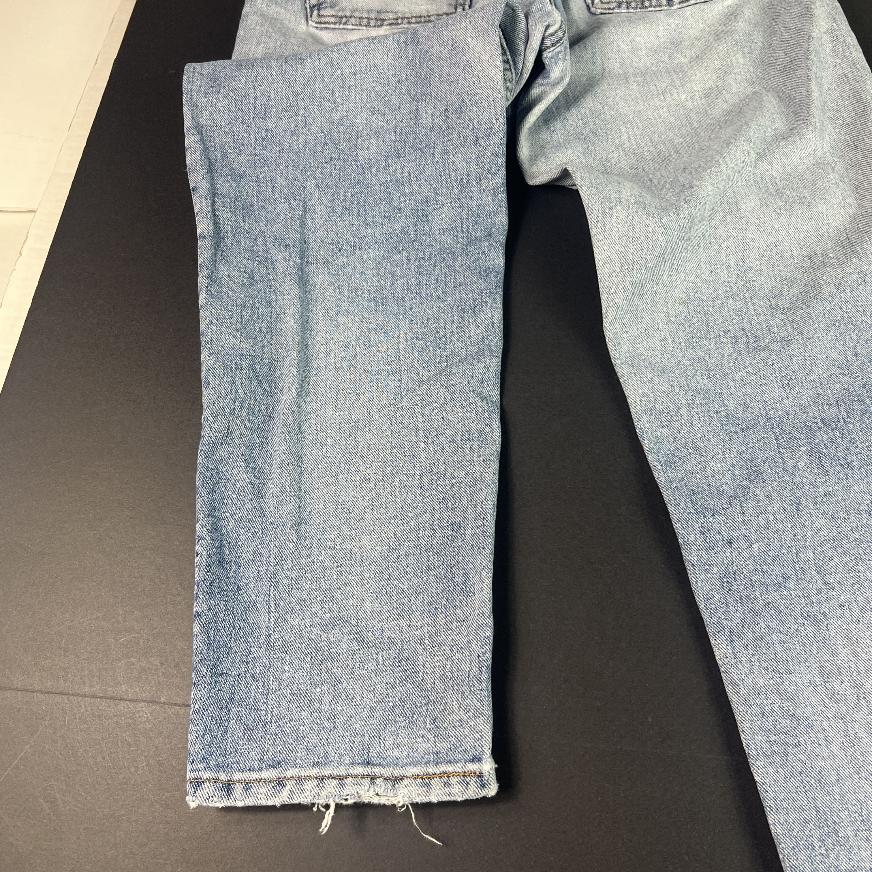 Levi's VTG 90s Levi's Jean 550 Relaxed Tapered Blue Thrashed Denim Size US 31 - 18 Thumbnail