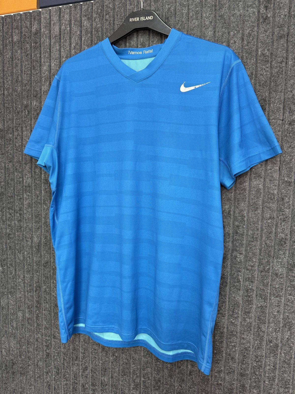 Nike Roland Garros 2011 ATP Tour Rafael Nadal Nike tennis shirt Size US M / EU 48-50 / 2 - 3 Thumbnail
