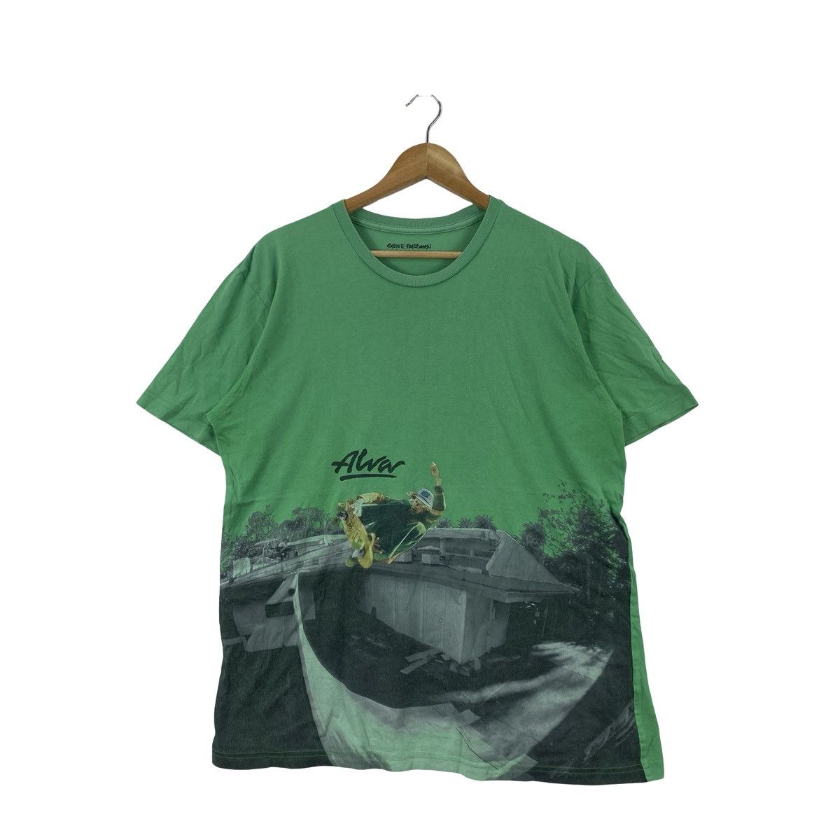 Vintage Vintage ALVAR SKATEBOARD Graphic Skate Park Print Tee Size US L / EU 52-54 / 3 - 1 Thumbnail