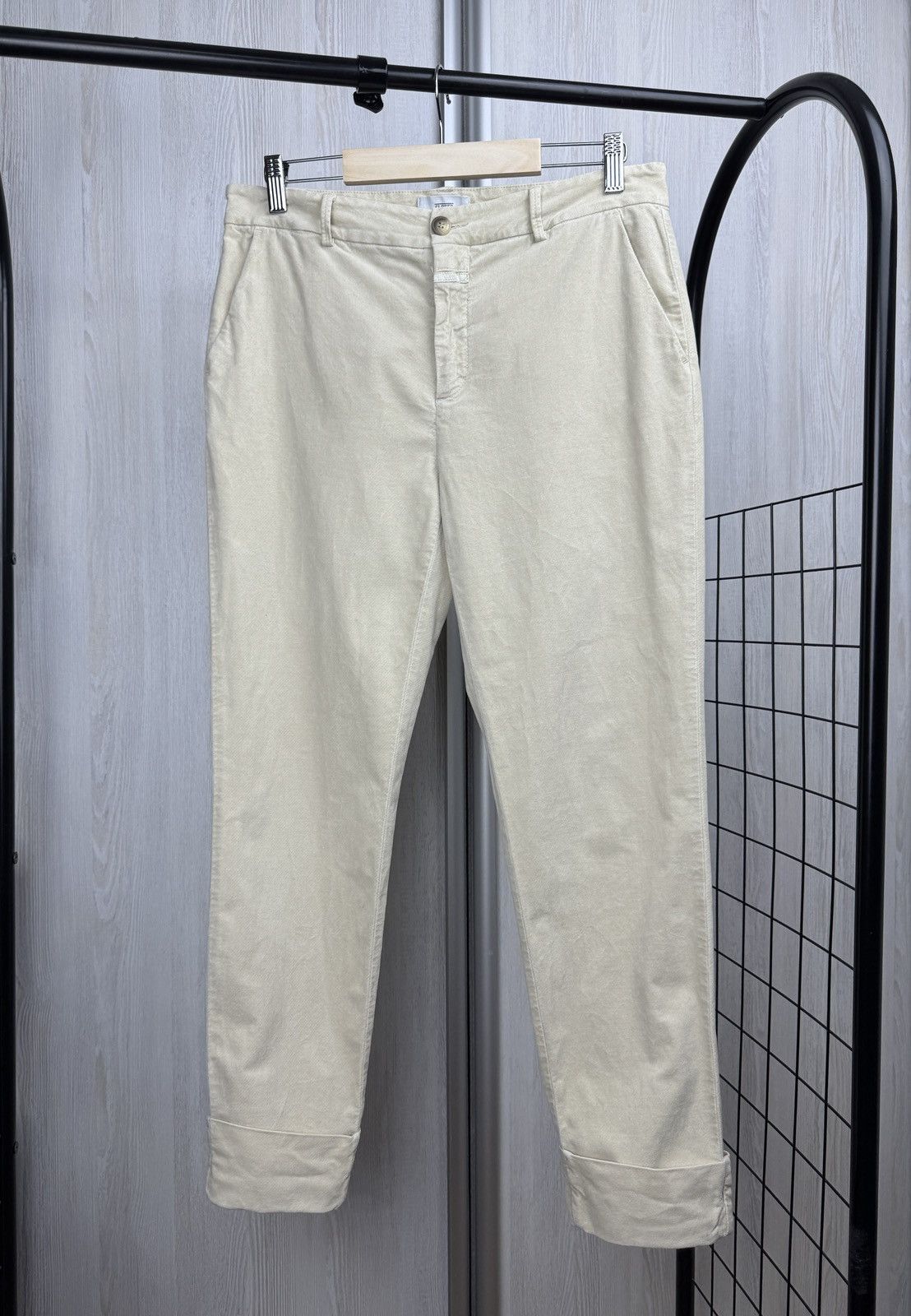 CLOSED Closed Stewart beige cropped chino pants Size 29" - 1 Thumbnail