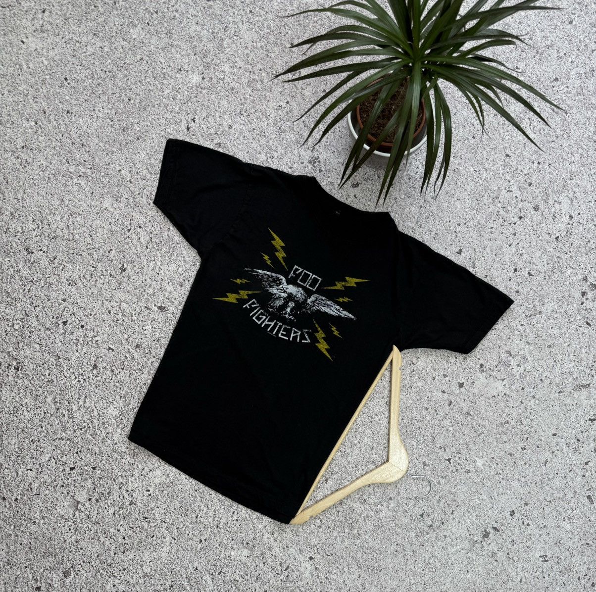 Band Tees Vintage 2008 Foo Fighters Rock Band Retro T-Shirt Y2K Hype Size US M / EU 48-50 / 2 - 1 Thumbnail