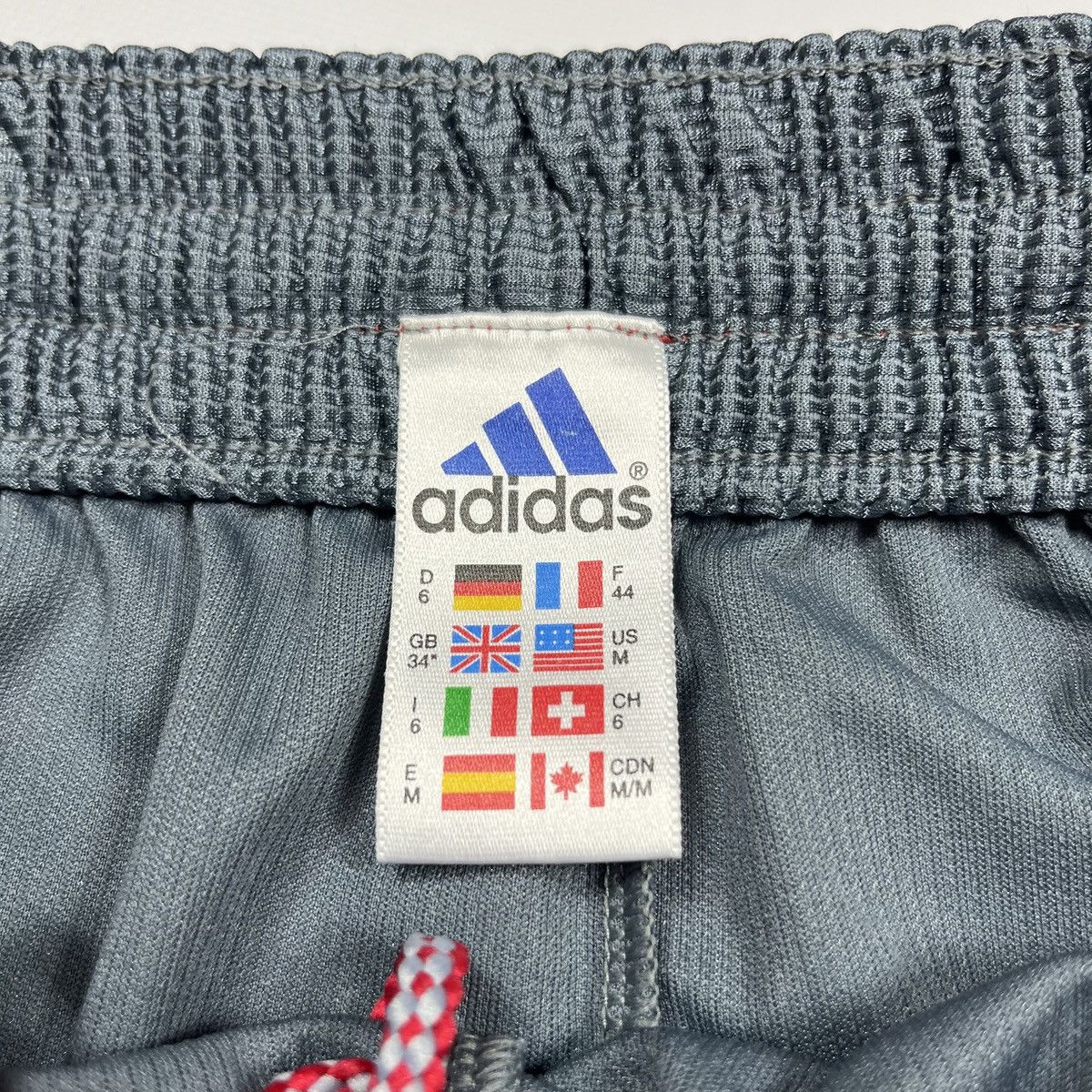 Adidas Adidas vintage Feyenoord Rotterdam Holland Soccer Shorts Size US 32 / EU 48 - 7 Thumbnail