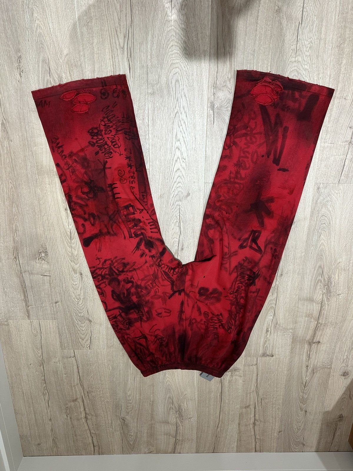 Balenciaga Balenciaga graffiti skater sweats Size US 34 / EU 50 - 4 Thumbnail