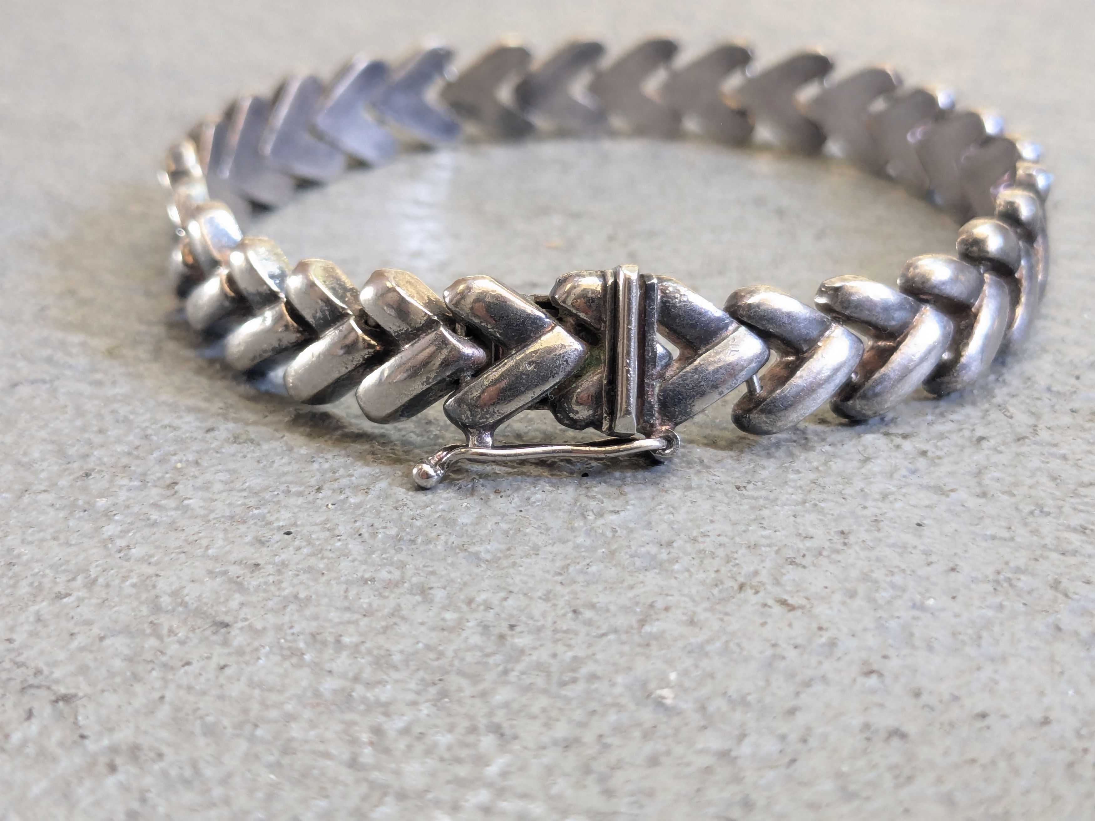 Jewelry Vintage Sterling Silver Tennis Bracelet 7.5" Heart Leaf Link Size ONE SIZE - 3 Thumbnail