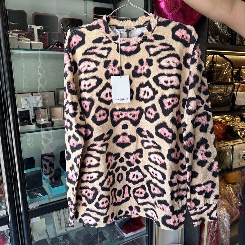 Givenchy Givenchy Leopard Print Sweatshirt / Long Sleeve, Size M, I Size US M / EU 48-50 / 2 - 1 Thumbnail