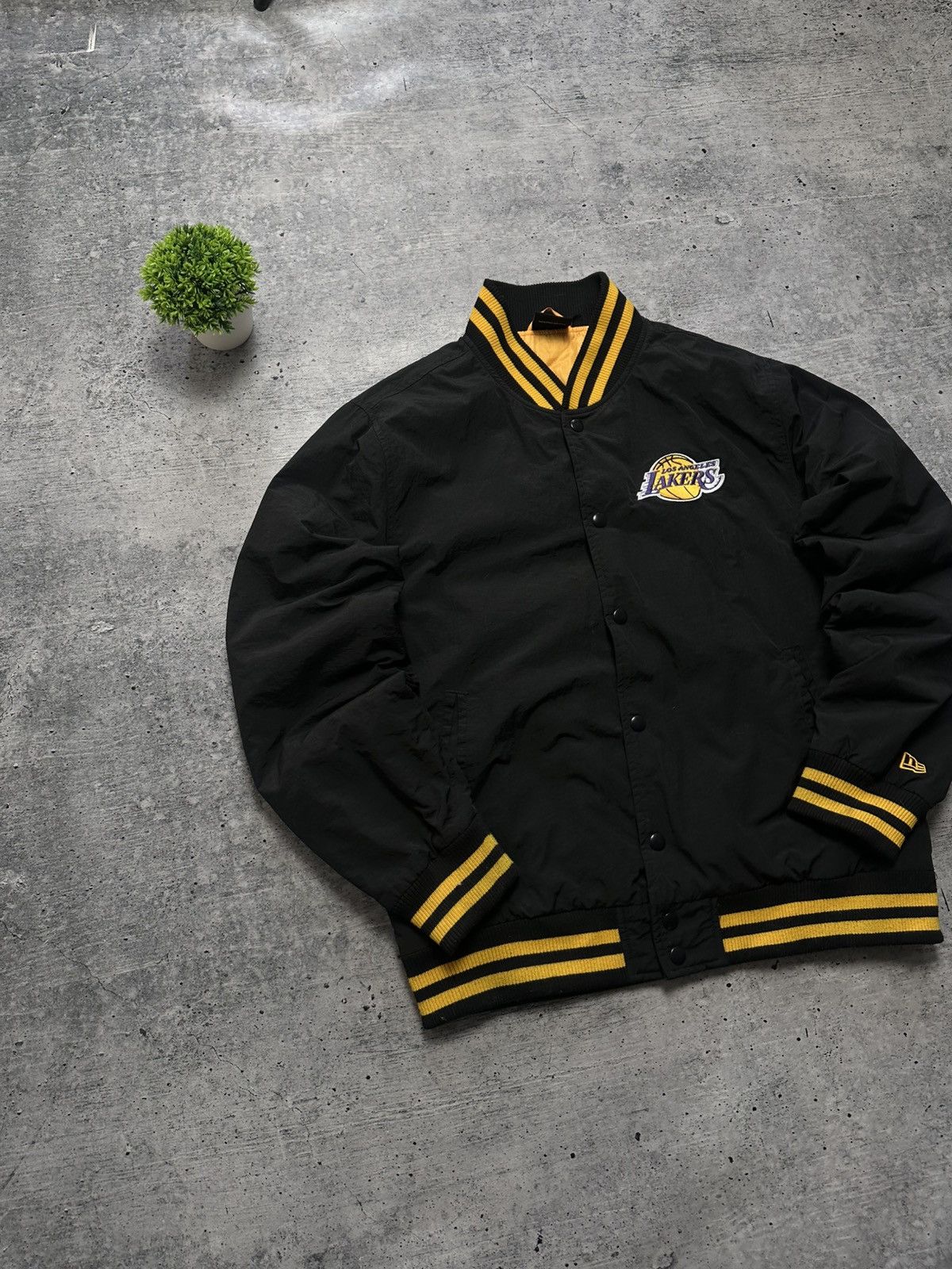 NBA New Era Lakers Y2K Nylon Jacket Bomber Streetwear Y2K