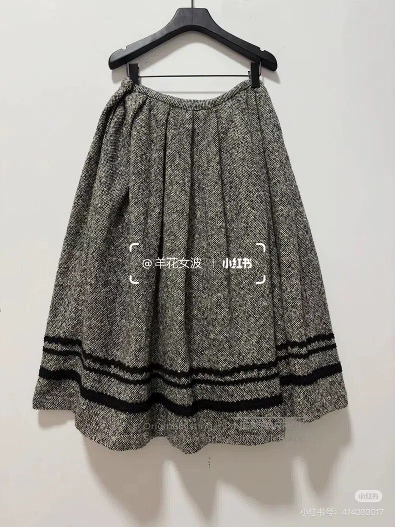 Comme des Garcons Comme Des Garcons size M Tweed midi skirt with umbrella pl Size 23" - 1 Thumbnail