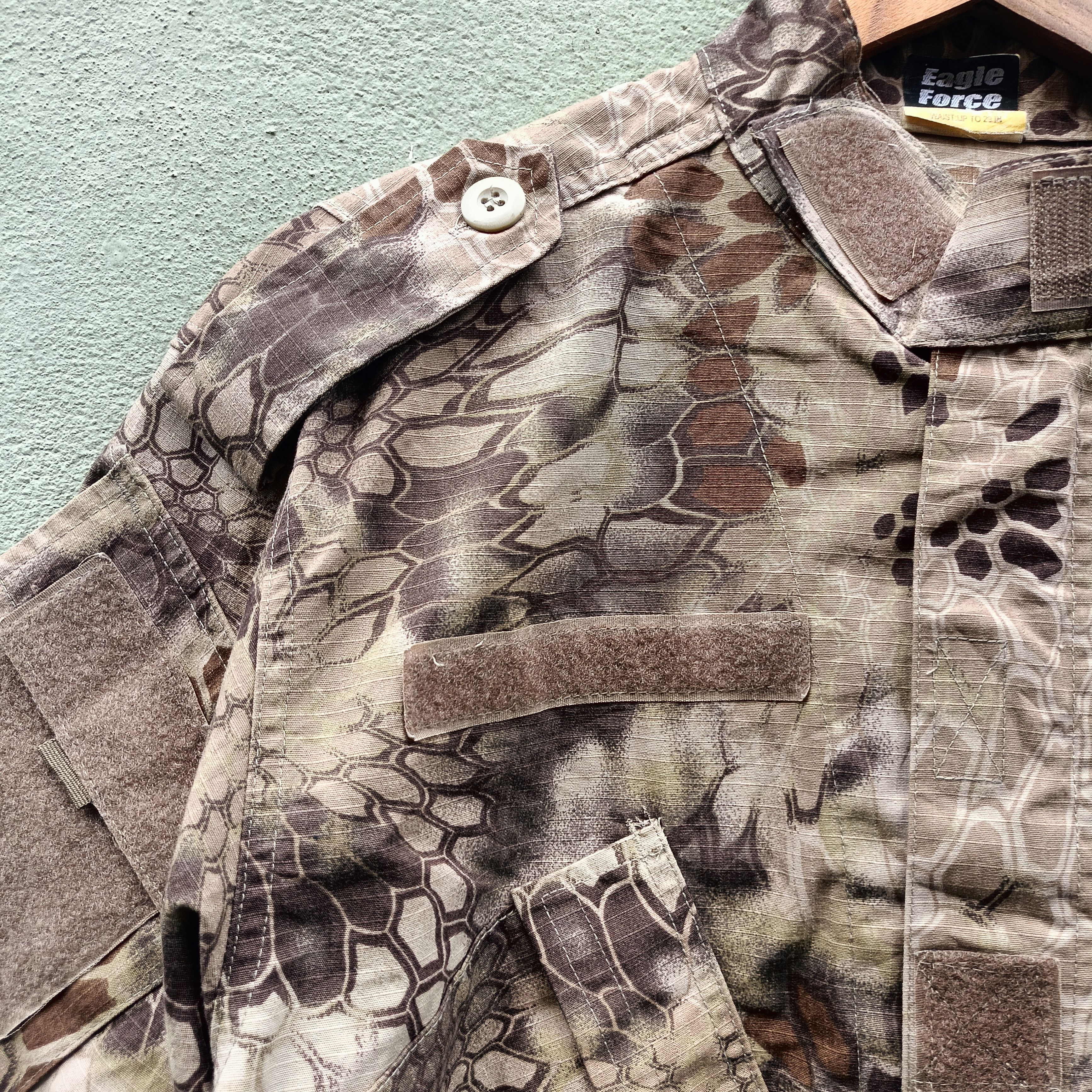 Japanese Brand Eagle Force Camo Zip Up Size US L / EU 52-54 / 3 - 4 Thumbnail
