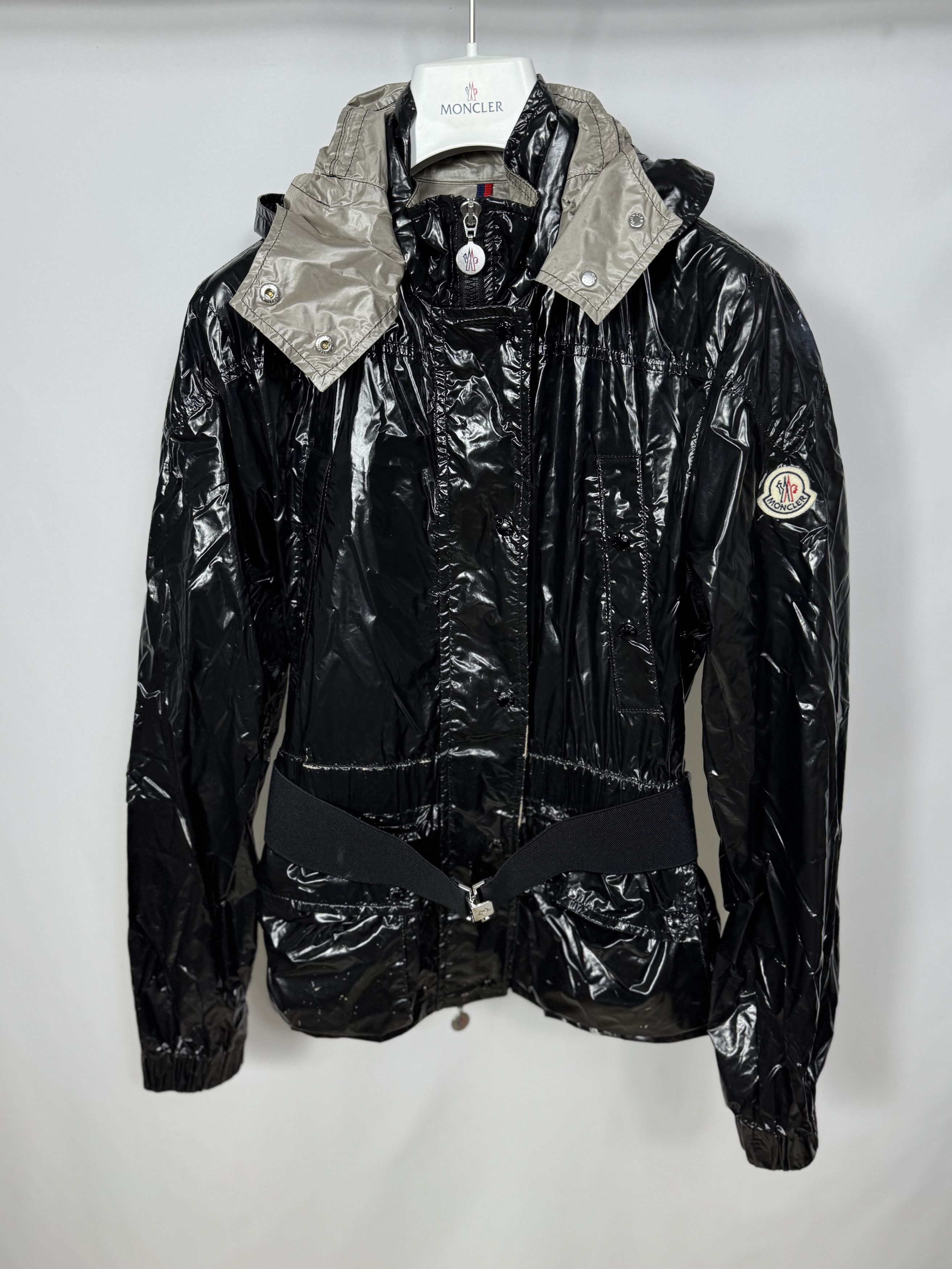 Moncler Moncler Windbreaker Jacket Size M / US 6-8 / IT 42-44 - 1 Thumbnail