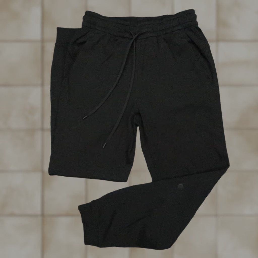 Lululemon LULULEMON Women's Jogger Pants Size 2 Black Athletic Mid Rise Tapered Activewear Size XS / US 0-2 / IT 36-38 - 1 Thumbnail