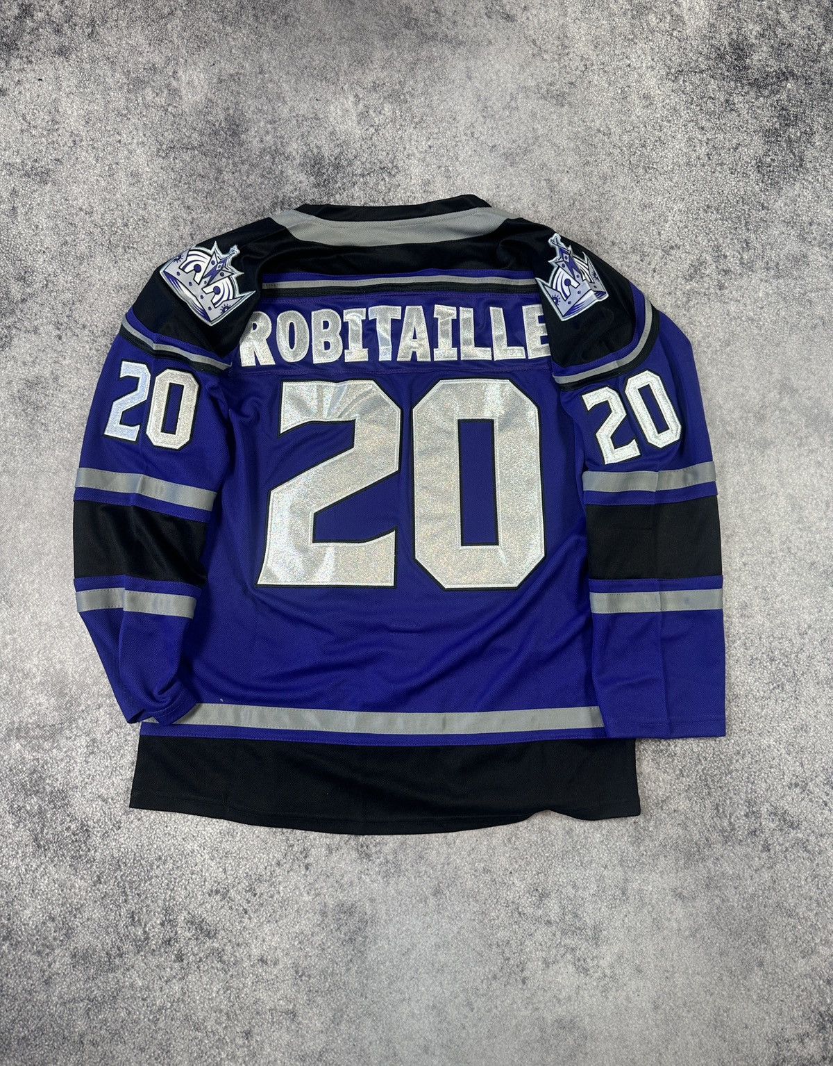 NHL Vintage Los Angeles Kings Robitaille 20 Hockey Jersey NHL M Size US M / EU 48-50 / 2 - 4 Thumbnail