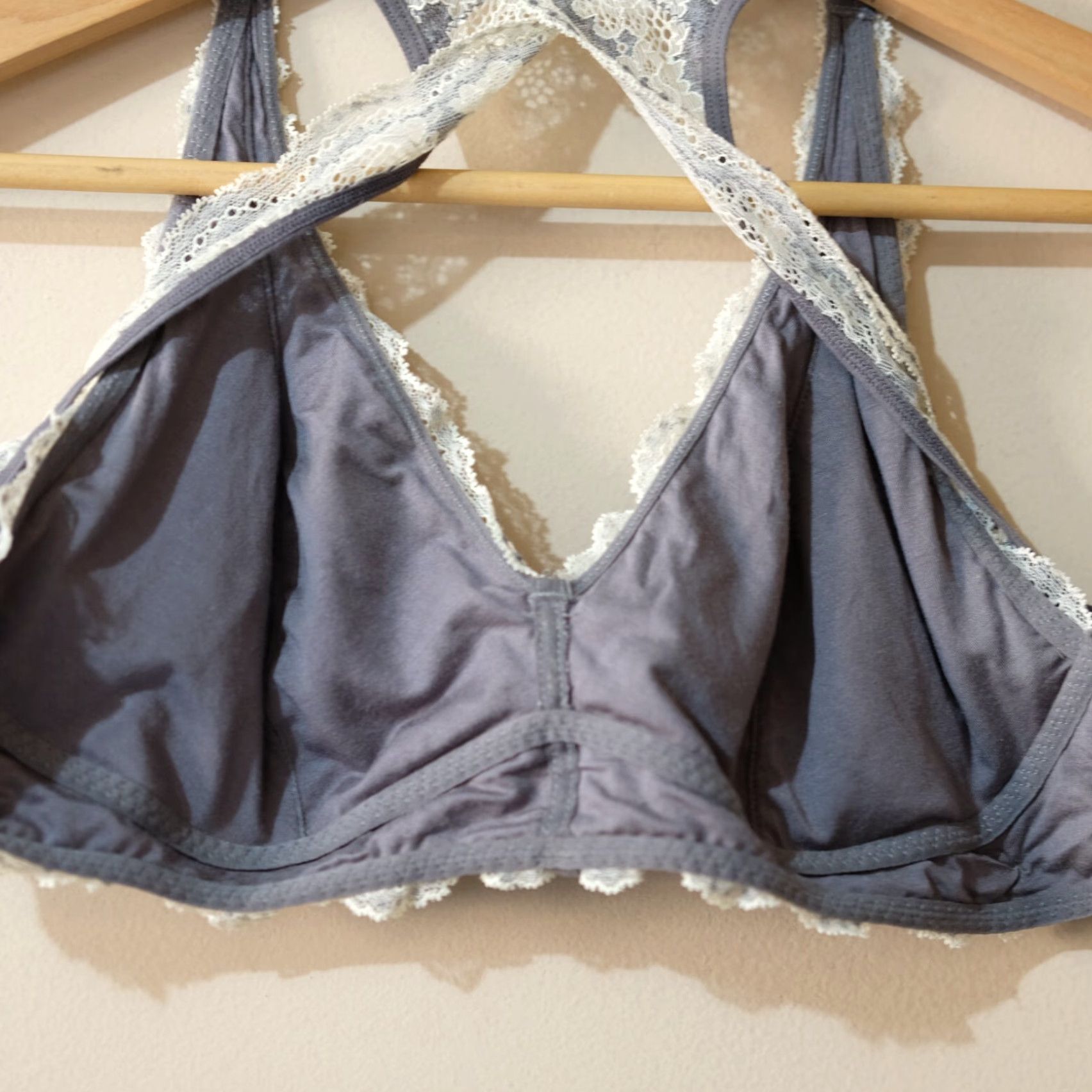 Vintage Felina Wireless Unpadded Lace Bralette Bra Grey/Cream Size L Felina Bra L Grey/Cream Women Bralette 90s? Size ONE SIZE - 5 Thumbnail