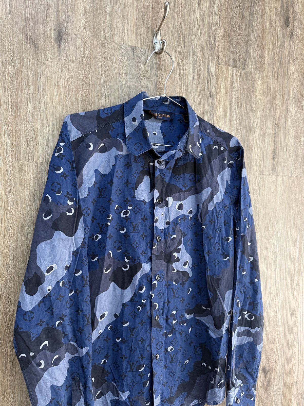 Louis Vuitton Louis Vuitton Blue Monogram Button Up Size US M / EU 48-50 / 2 - 2 Thumbnail