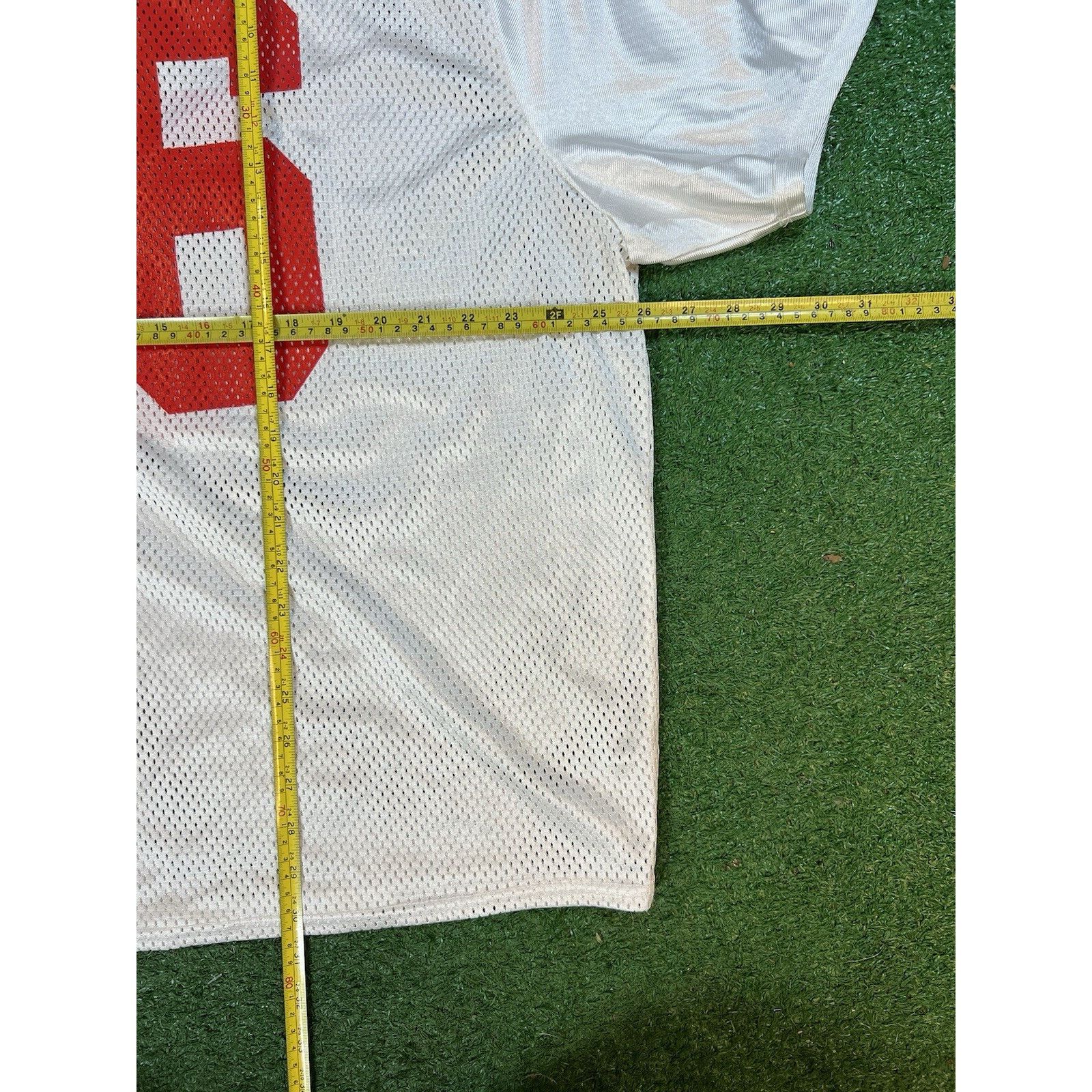 Nike Vintage Nike Team South #76 White Football Jersey Size XXL Size US XXL / EU 58 / 5 - 6 Thumbnail