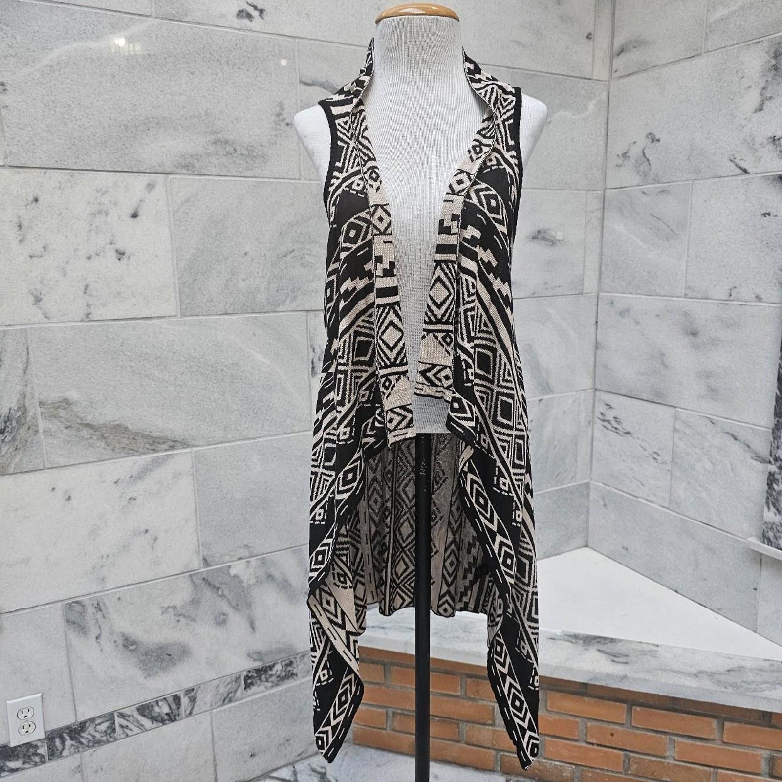Other Women's Black and Tan NWT Knit Vest Size L / US 10 / IT 46 - 1 Thumbnail