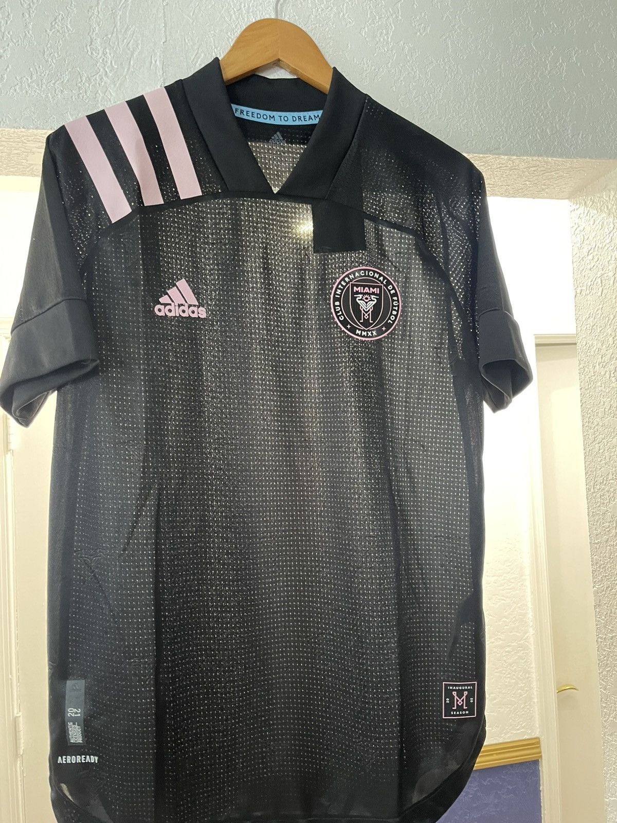 Adidas 2020 INTER MIAMI AWAY JERSEY M Size US M / EU 48-50 / 2 - 3 Thumbnail
