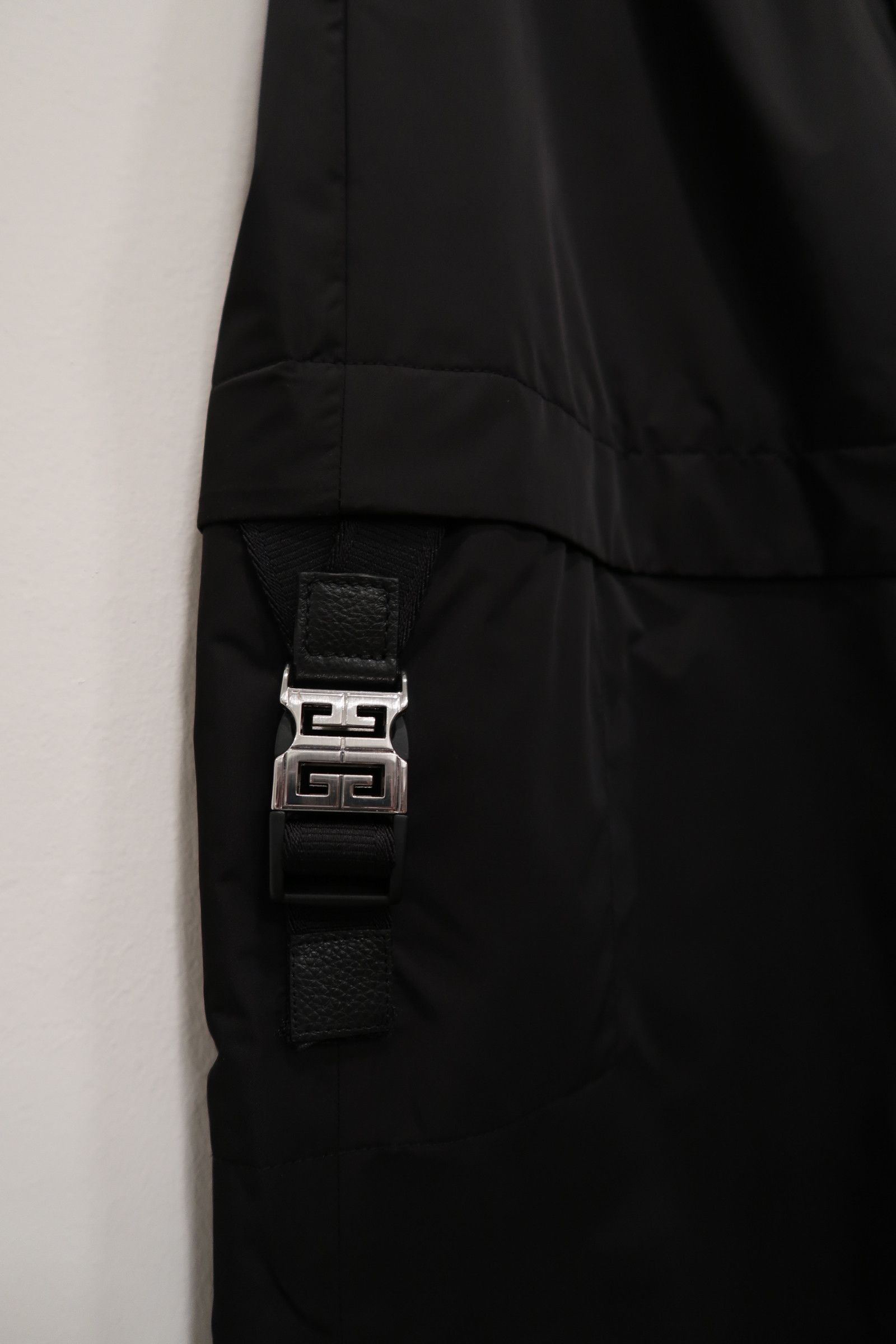 Givenchy GIVENCHY Black 4G Buckle Cargo Trousers Size US 34 / EU 50 - 3 Thumbnail