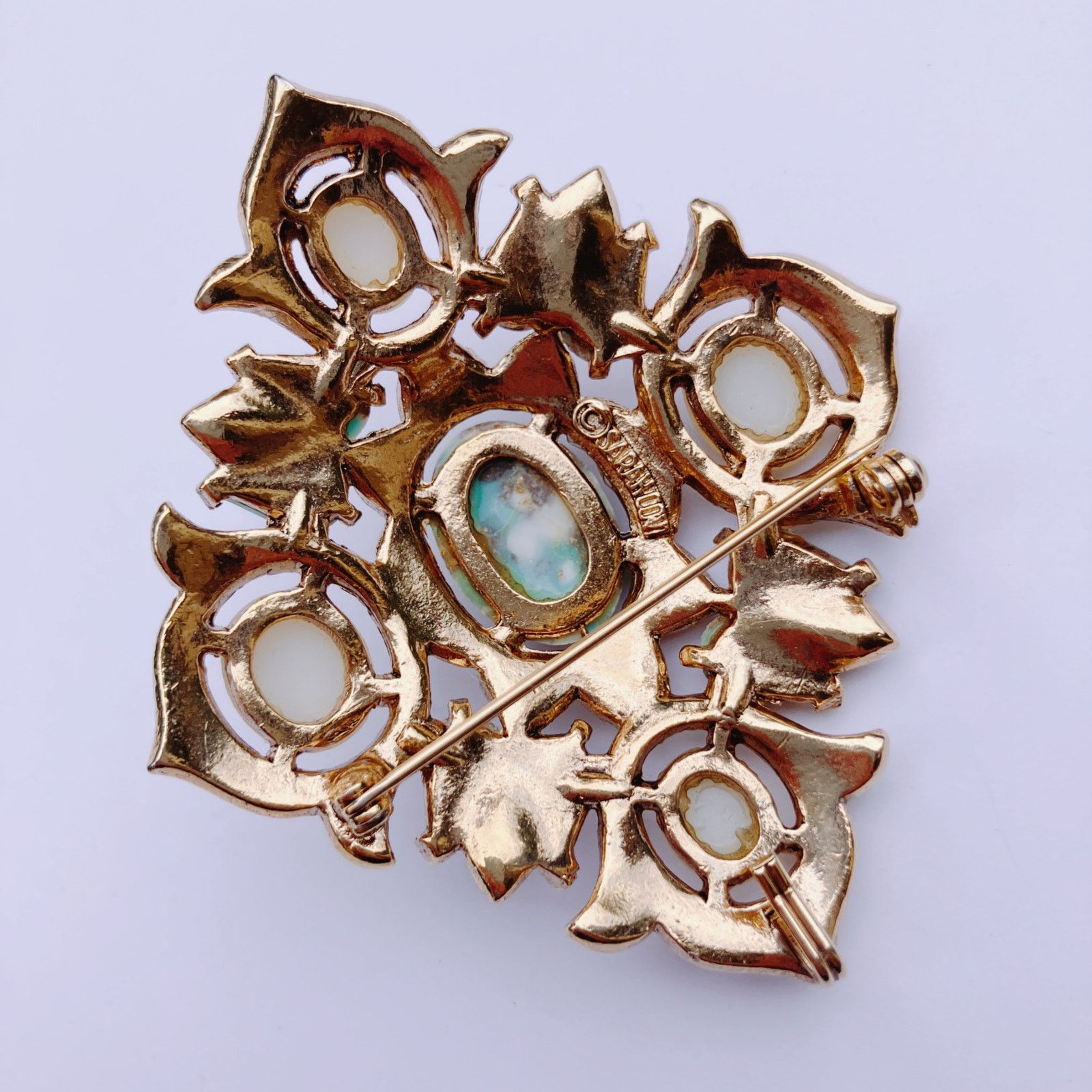 Vintage Signed Sarah Coventry Gold Tone Faux Turquoise Pearl Brooch Size ONE SIZE - 7 Thumbnail