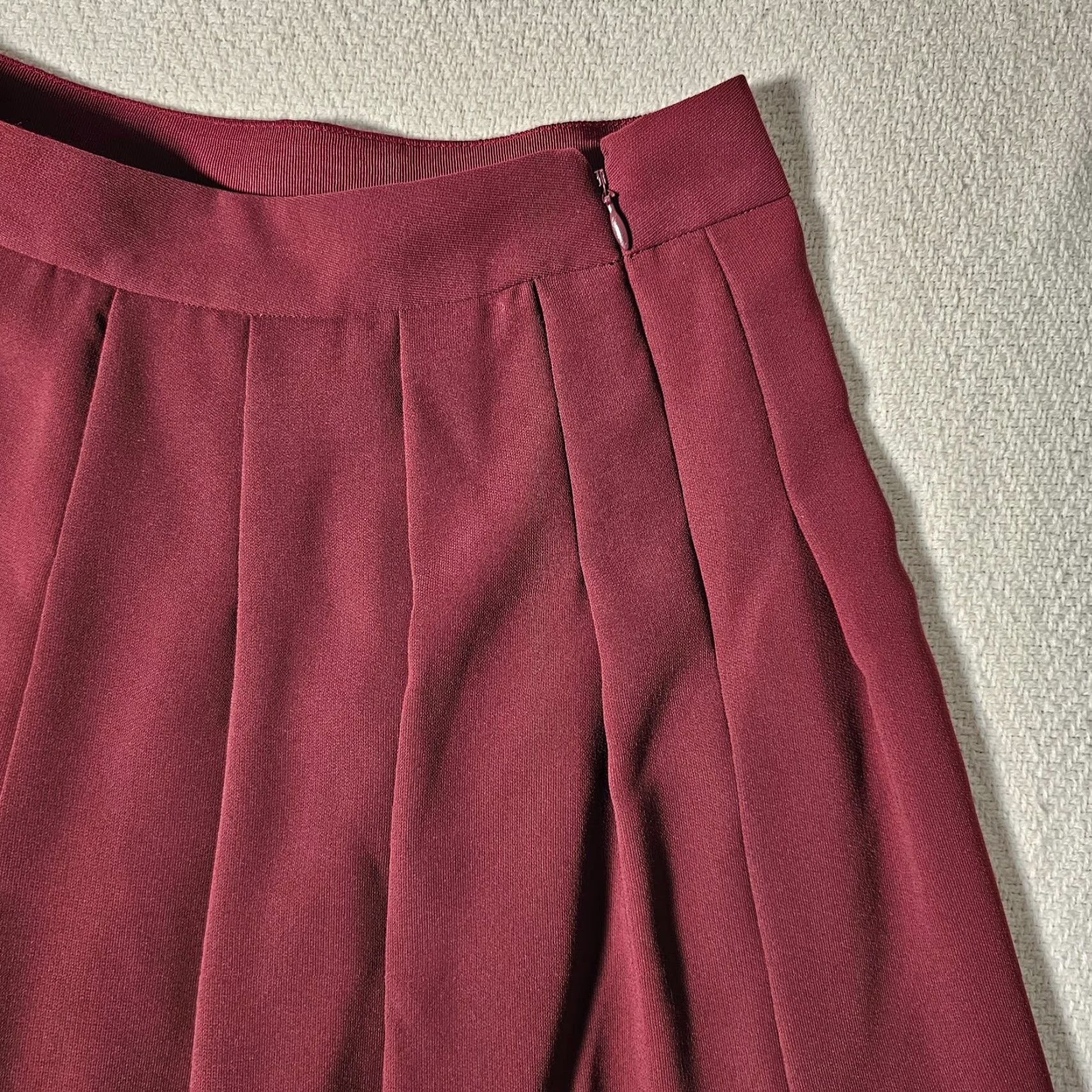 J.Crew J.CREW COLOR BLOCK PLEATED SKIRT SIZE 00 SIDE ZIPPER LINED SHORT MAROON NAVY POLYESTER JOB? Size 24" / US 00 / IT 34 - 8 Thumbnail