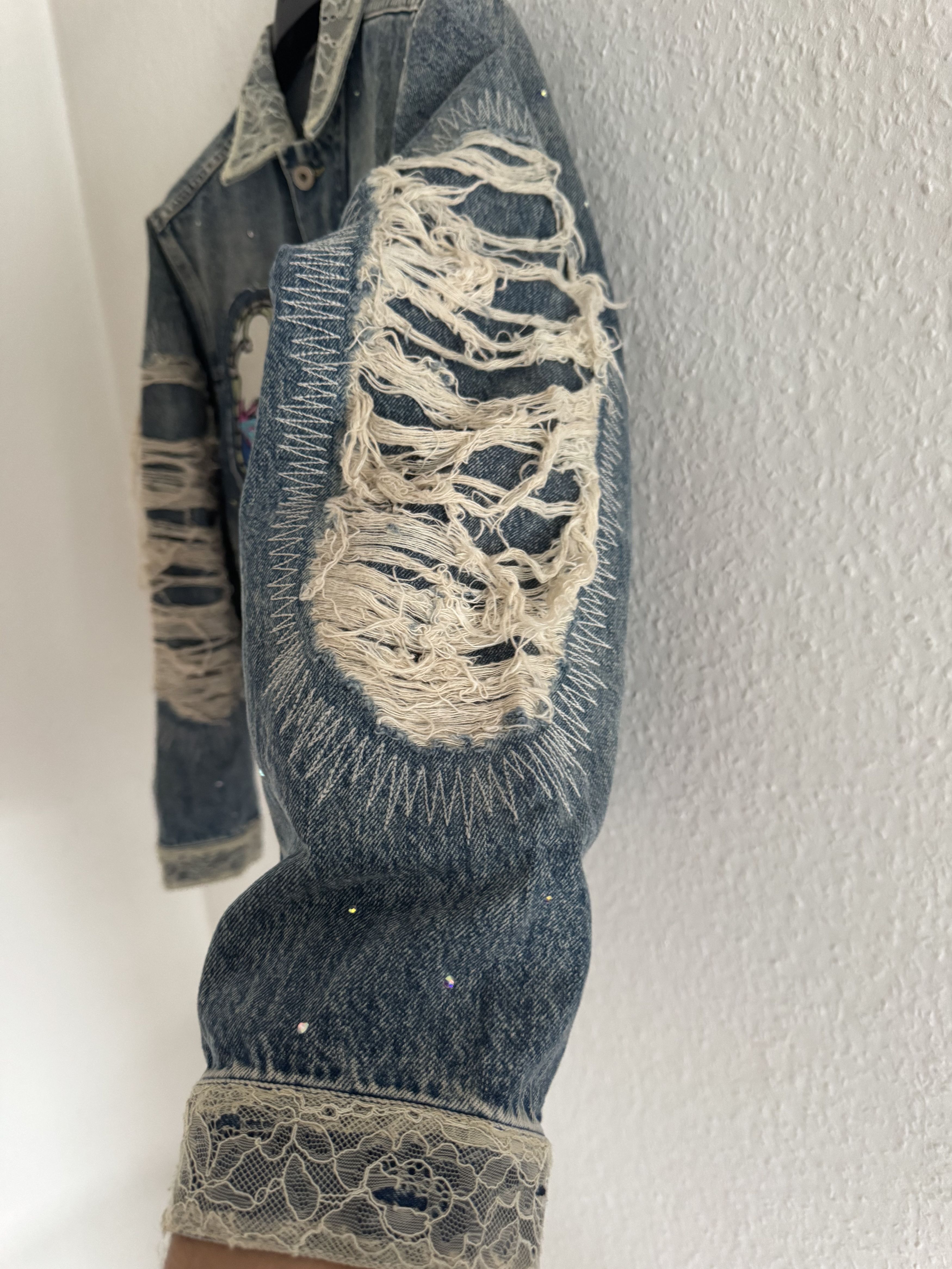 H&M × Jean-Michel Basquiat × Who Decides War Distressed Rhinestone Denim Jacket Size US XS / EU 42 / 0 - 4 Thumbnail