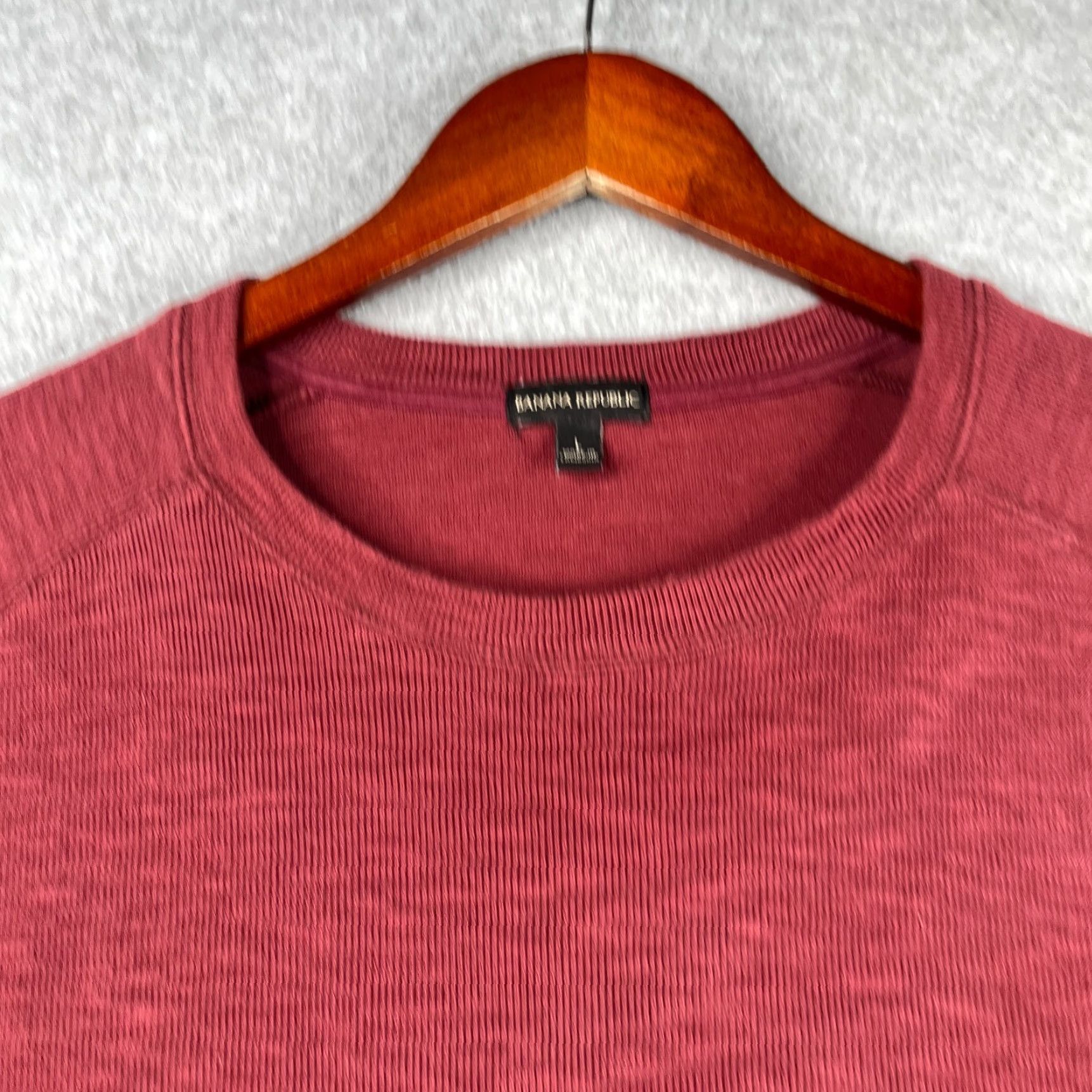 Banana Republic Banana Republic Sweatshirt Crew Neck Mens Large Red Heather Casual Knit Pullover Long Sleeve All Seasons Winter Fall Spring Walking Regular Size US L / EU 52-54 / 3 - 3 Thumbnail