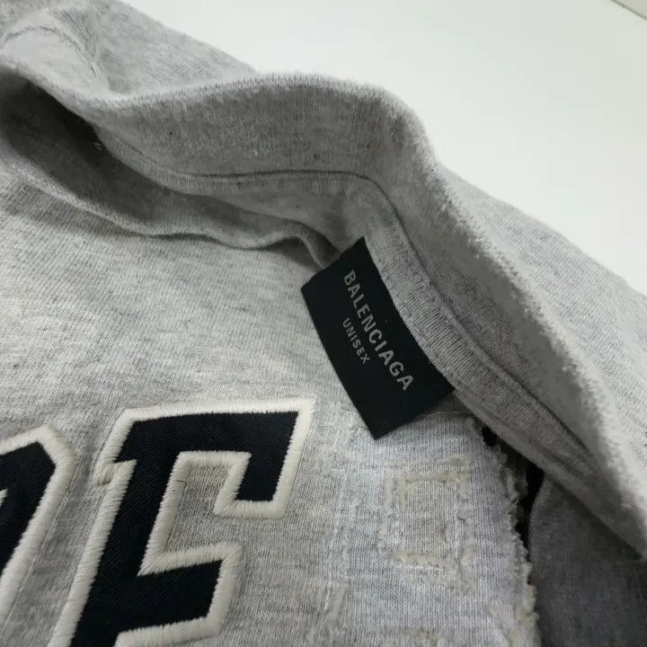 Balenciaga Balenciaga Balenciaga Be Kind Logo Short Sleeve TShirt -25 Size US L / EU 52-54 / 3 - 3 Thumbnail