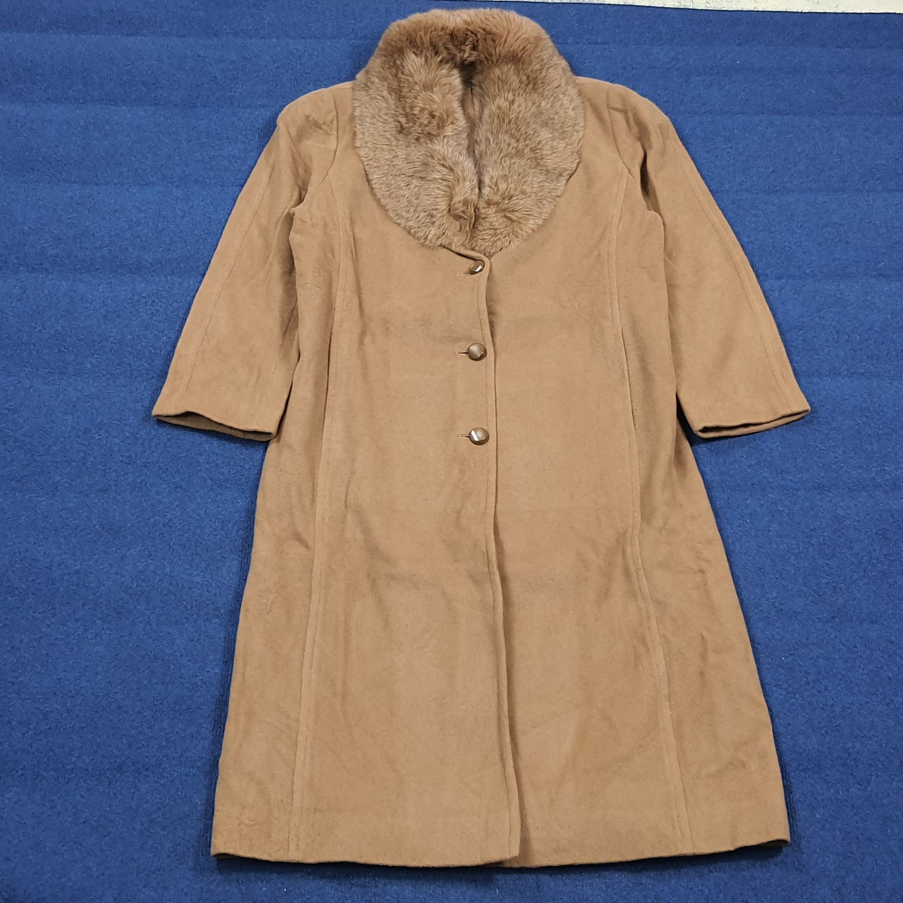 Vintage Camel Long Coat by Dormeuil Paris Faux Fur Collar C306N4 Size US L / EU 52-54 / 3 - 1 Thumbnail
