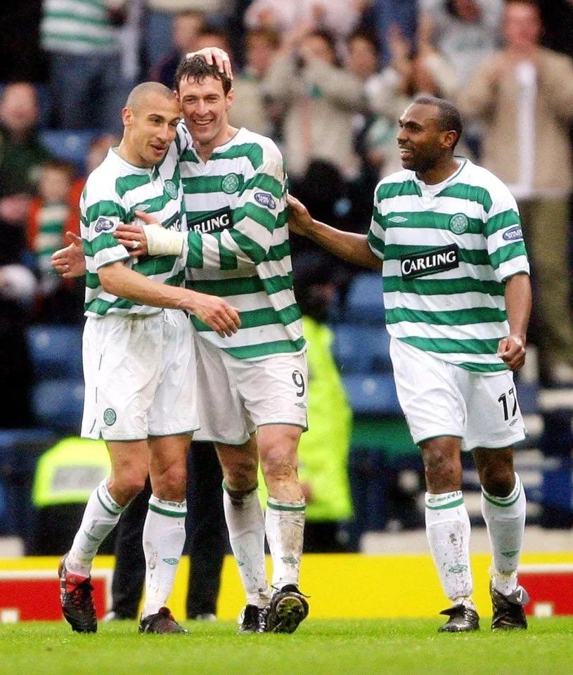 Umbro CELTIC UMBRO 2004/2005 FOOTBALL HOME JERSEY #9 SUTTON Size US L / EU 52-54 / 3 - 11 Thumbnail