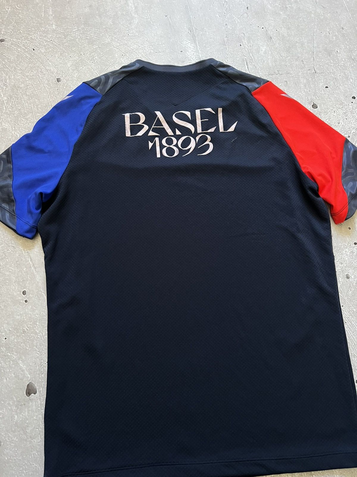 Macron FC Basel T-Shirt Macron 2023-24 Rare Training Jersey Size L Size US L / EU 52-54 / 3 - 11 Thumbnail