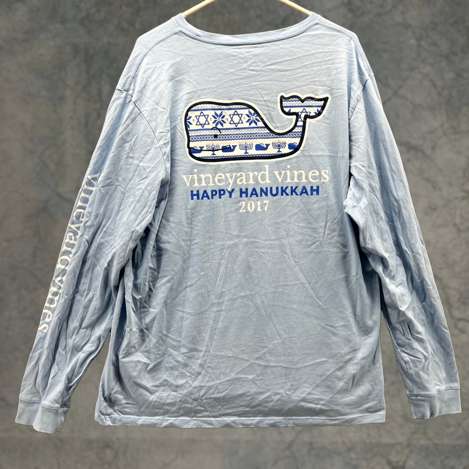Vineyard Vines Vineyard Vines Shirt Men Large Blue Pocket Tee Long Sleeve Happy Hanukkah Whale Shirt Size US L / EU 52-54 / 3 - 1 Thumbnail