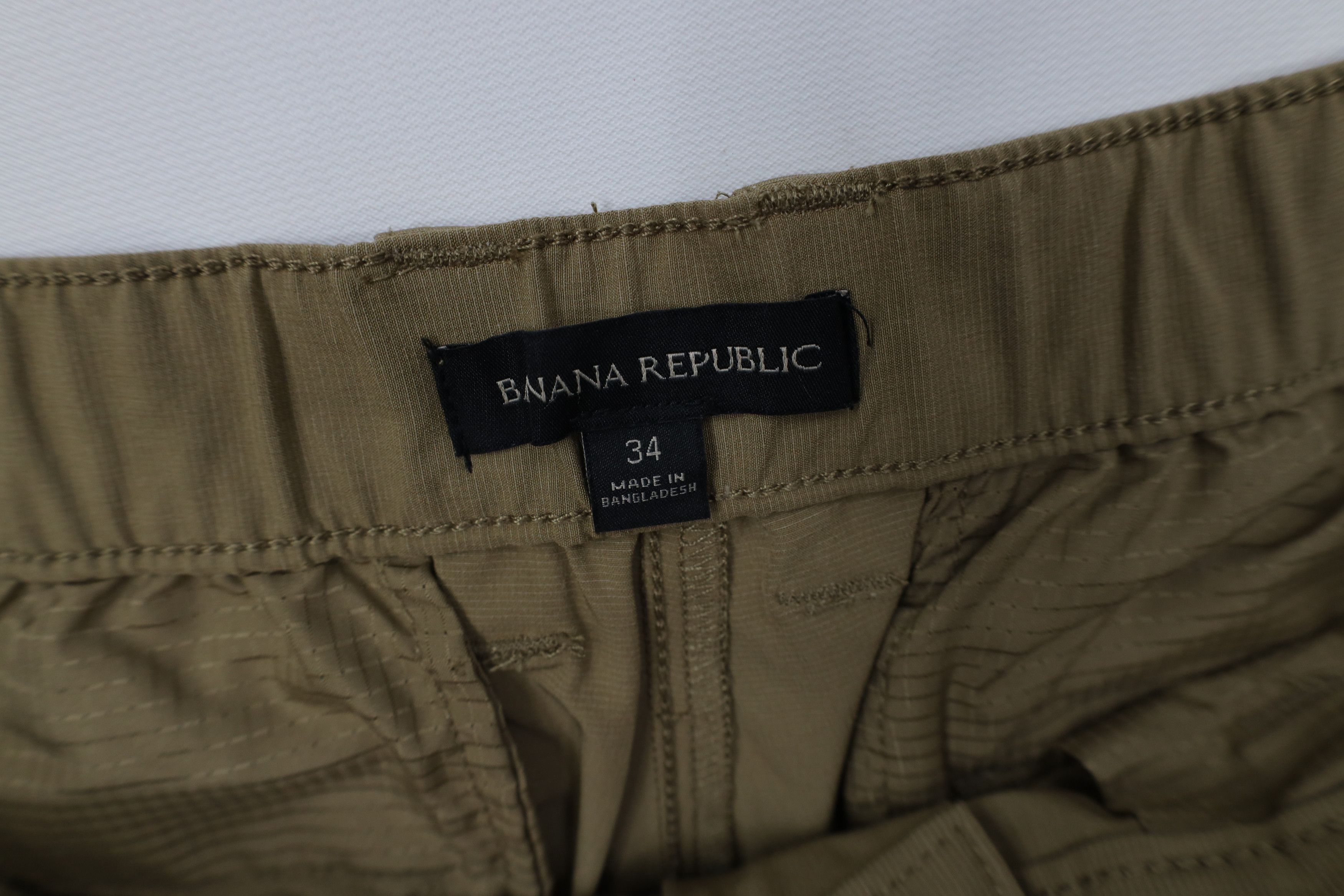 Banana Republic Banana Republic Tech Knit Above Knee Chino Shorts Beige Size US 34 / EU 50 - 6 Thumbnail