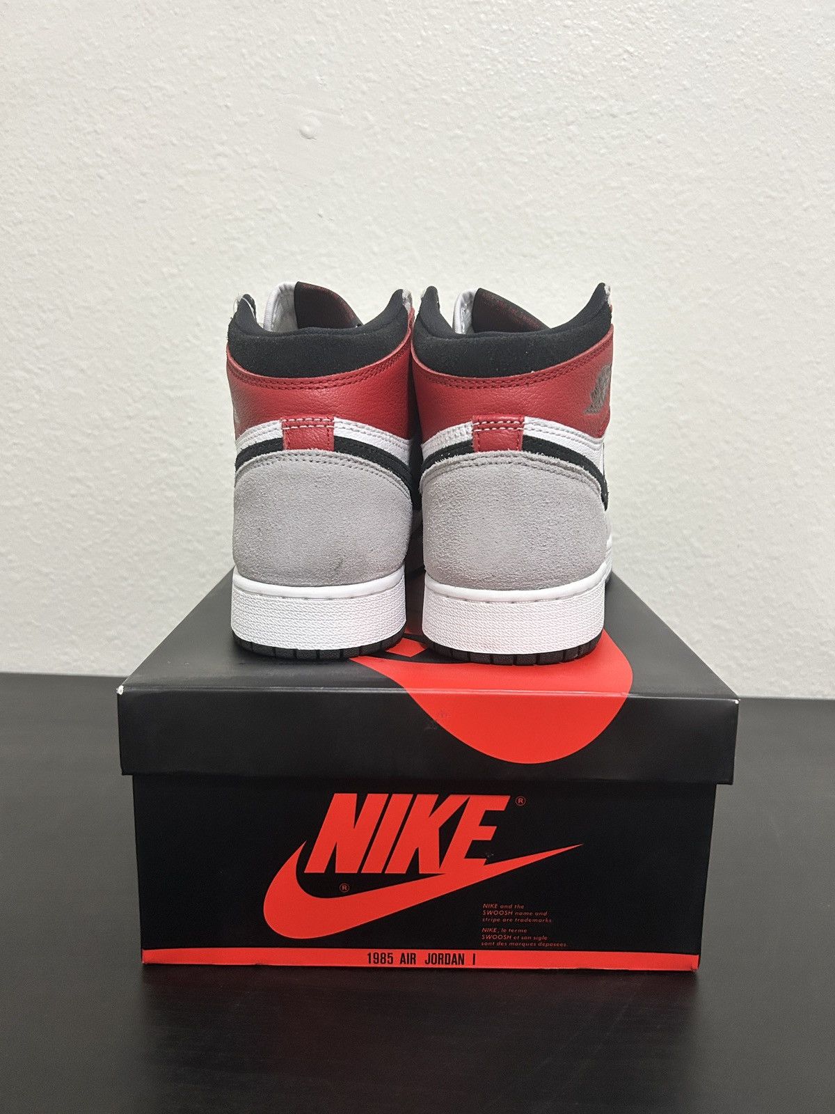 Jordan Brand Jordan 1 High Smoke Grey Size US 6 / EU 39 - 2 Thumbnail