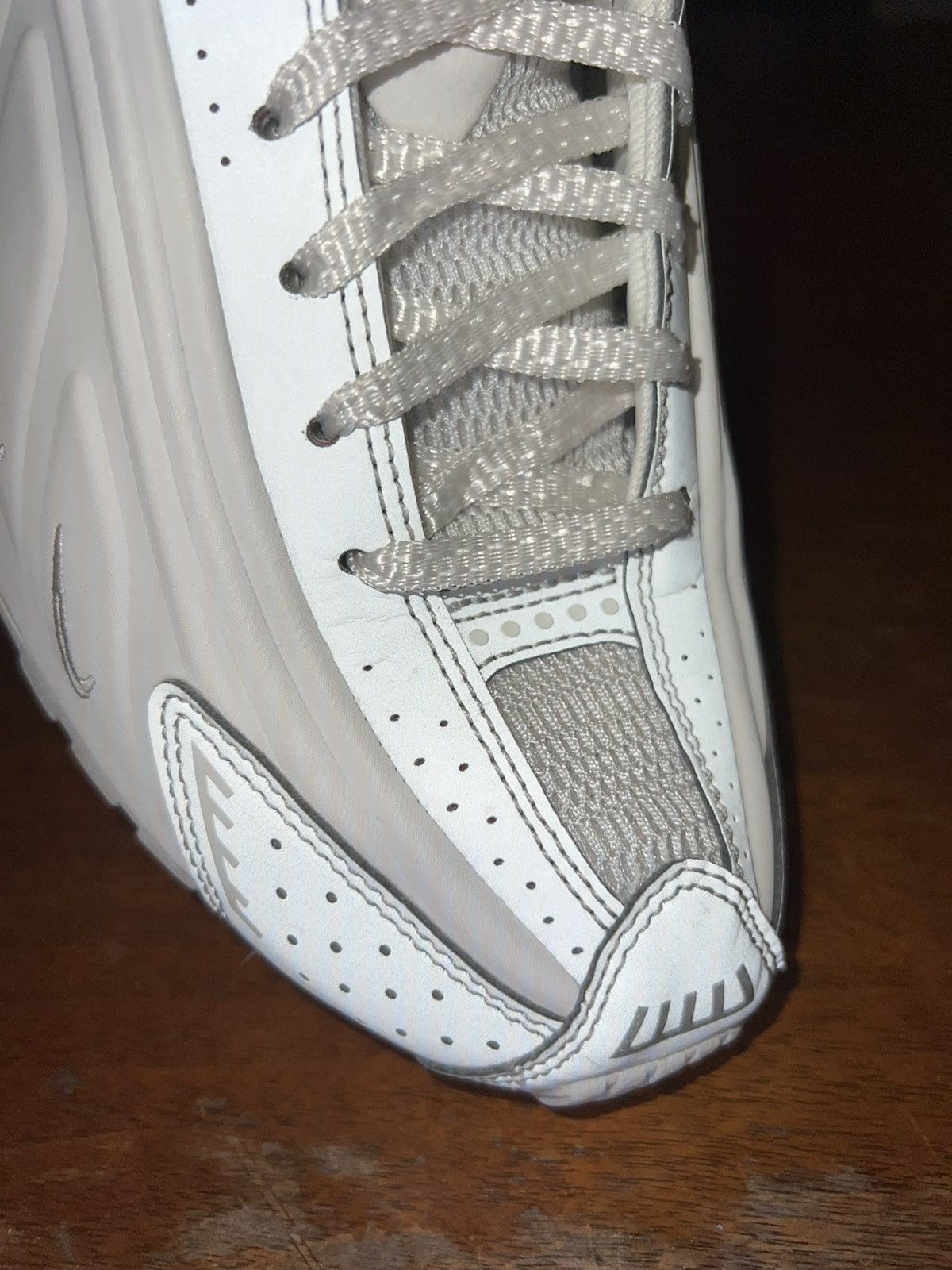 Nike Nike Shox R4 X Neymar JR Platinum Tint size 9 Size US 9 / EU 42 - 10 Thumbnail