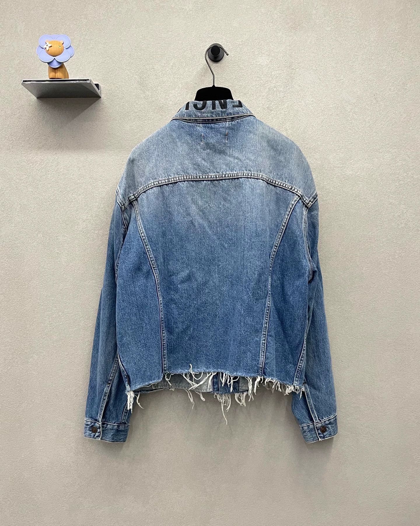 Balenciaga balenciaga blue denim jacket with distressed hem Size US XS / EU 42 / 0 - 2 Thumbnail
