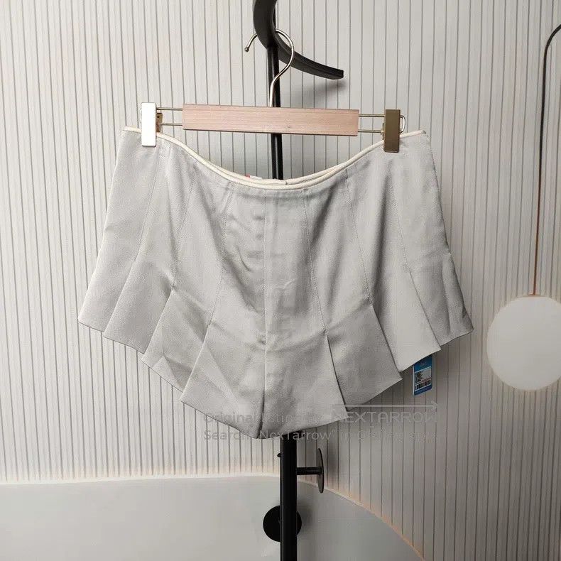 Chanel Chanel Gray pleated shorts Size 25" / US 0 / IT 36 - 3 Thumbnail